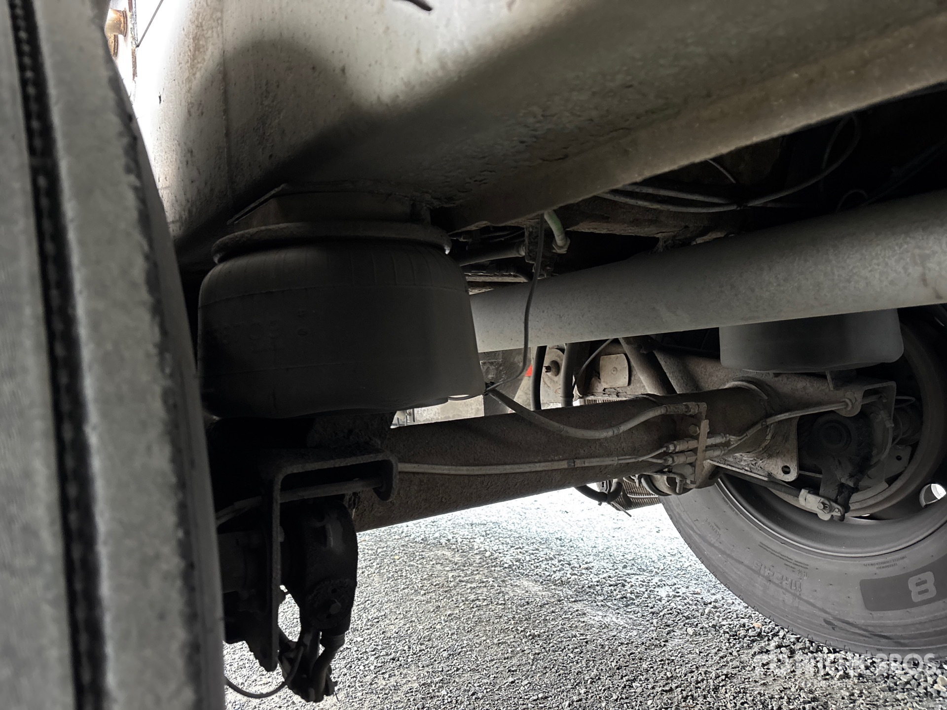2007 Advance 35500 L Tri/A Super B-Train Lead