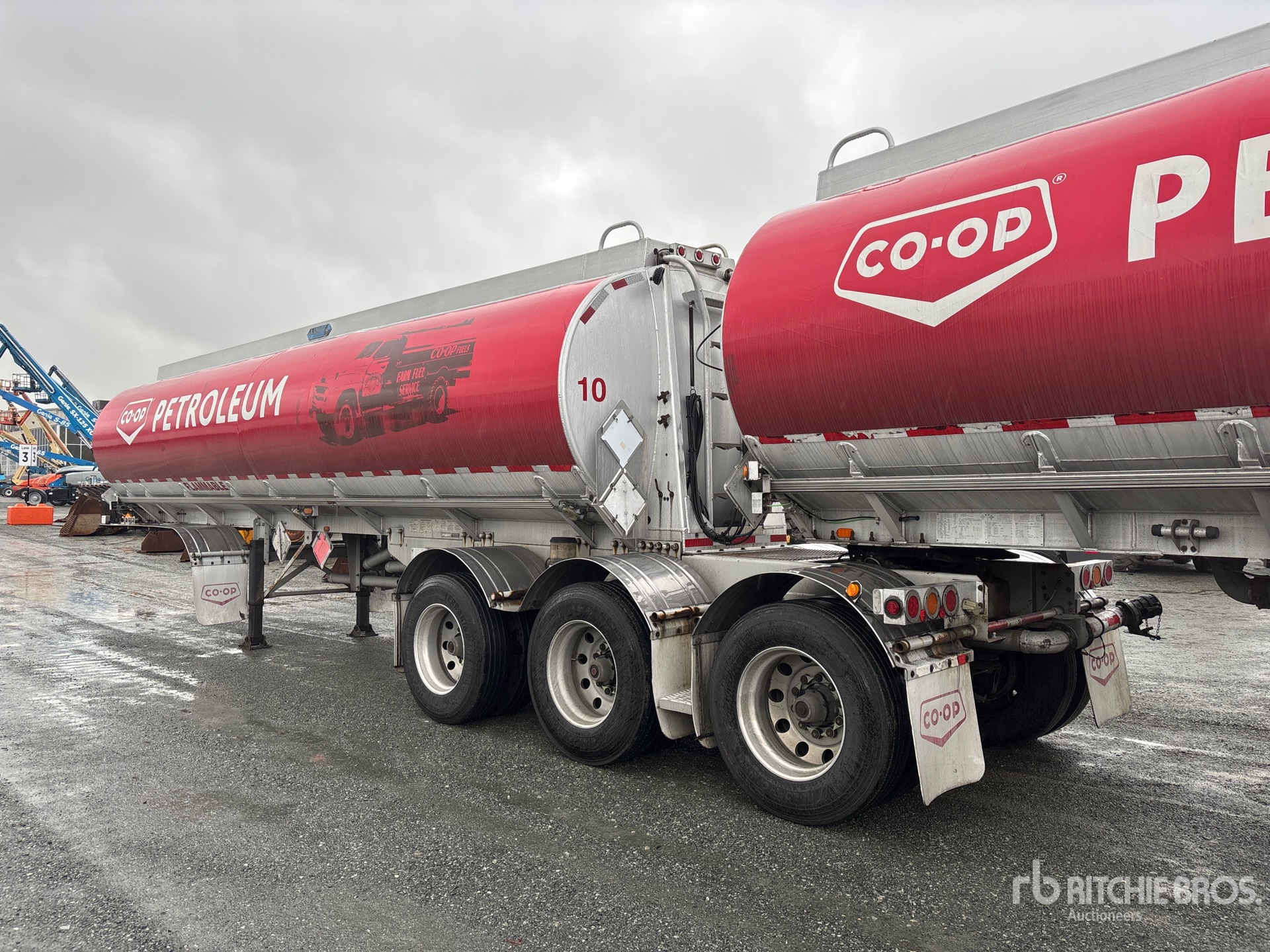 2007 Advance 35500 L Tri/A Super B-Train Lead