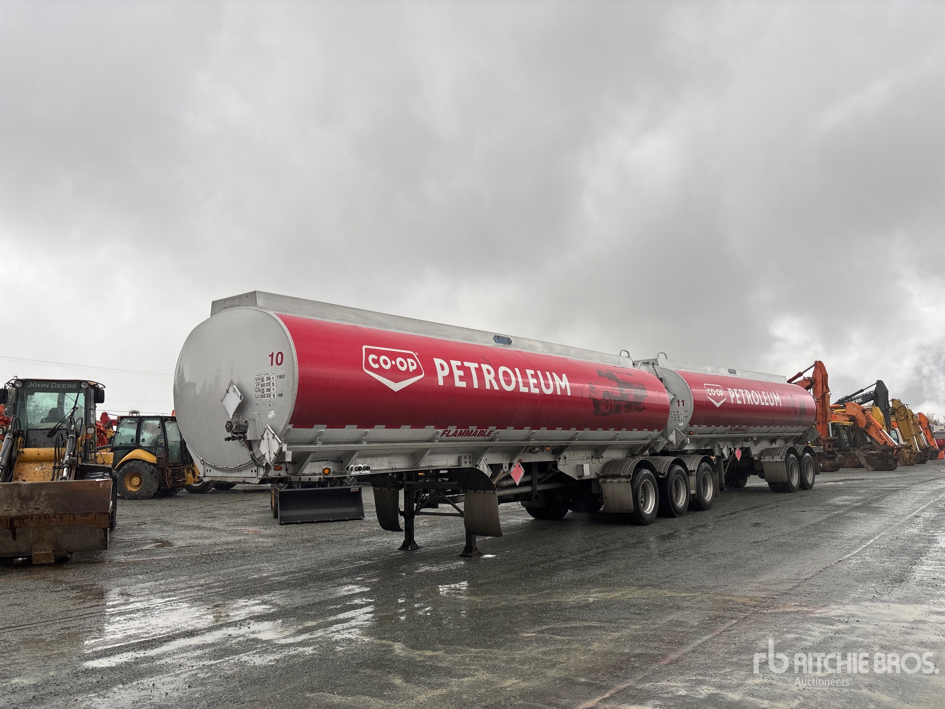 2007 Advance 35500 L Tri/A Super B-Train Lead
