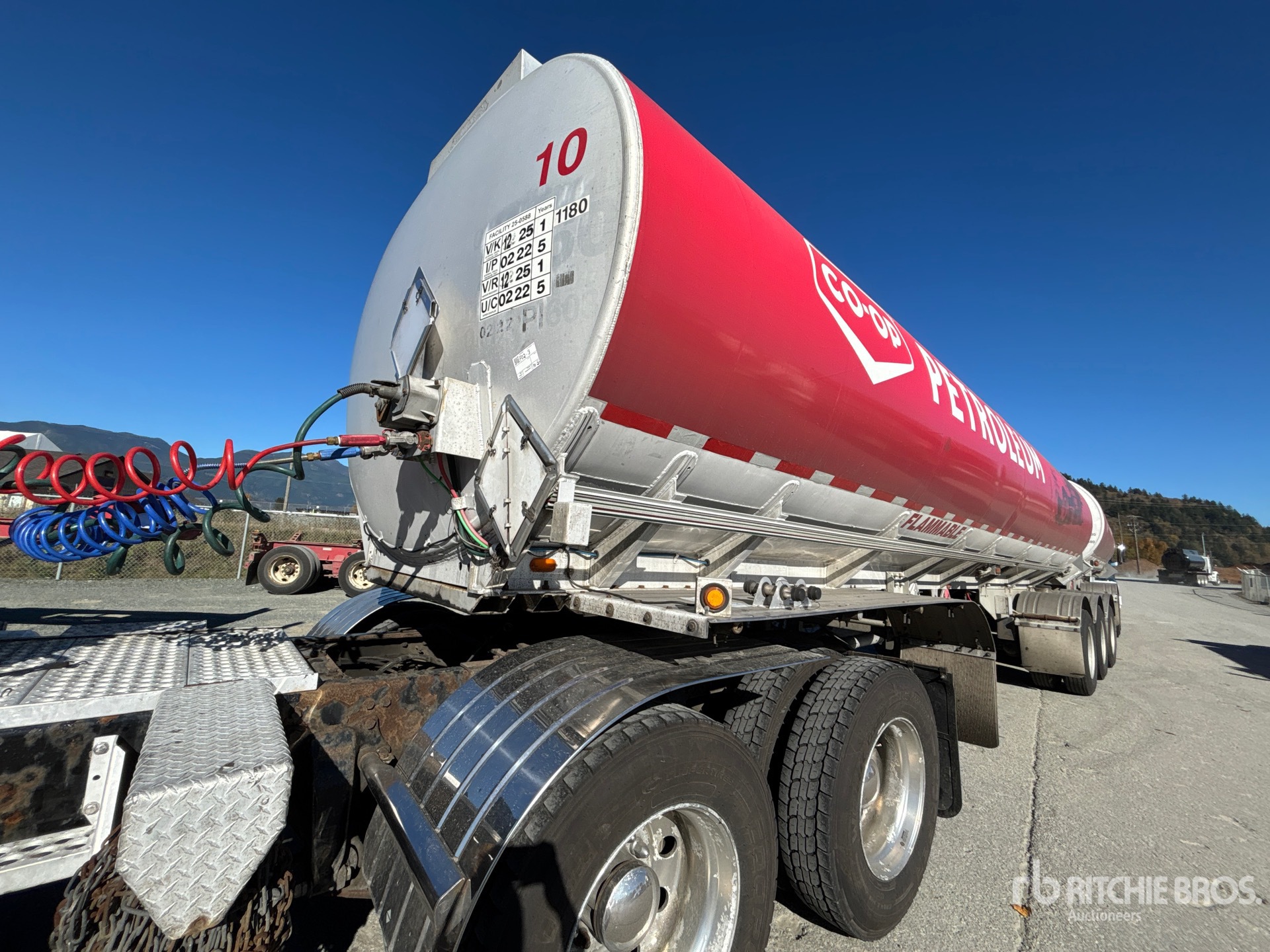 2007 Advance 35500 L Tri/A Super B-Train Lead