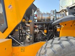 Moteur with Engine - Right Side