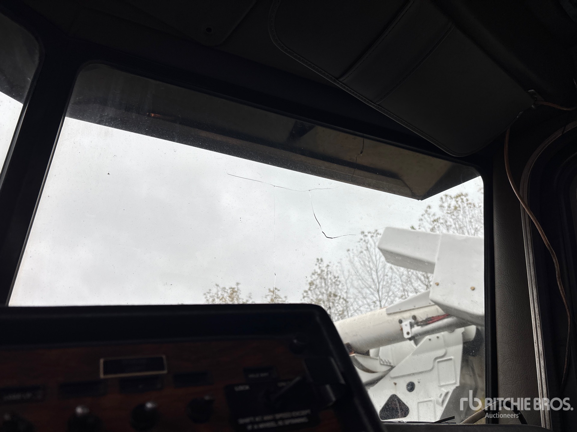2000 Peterbilt 357