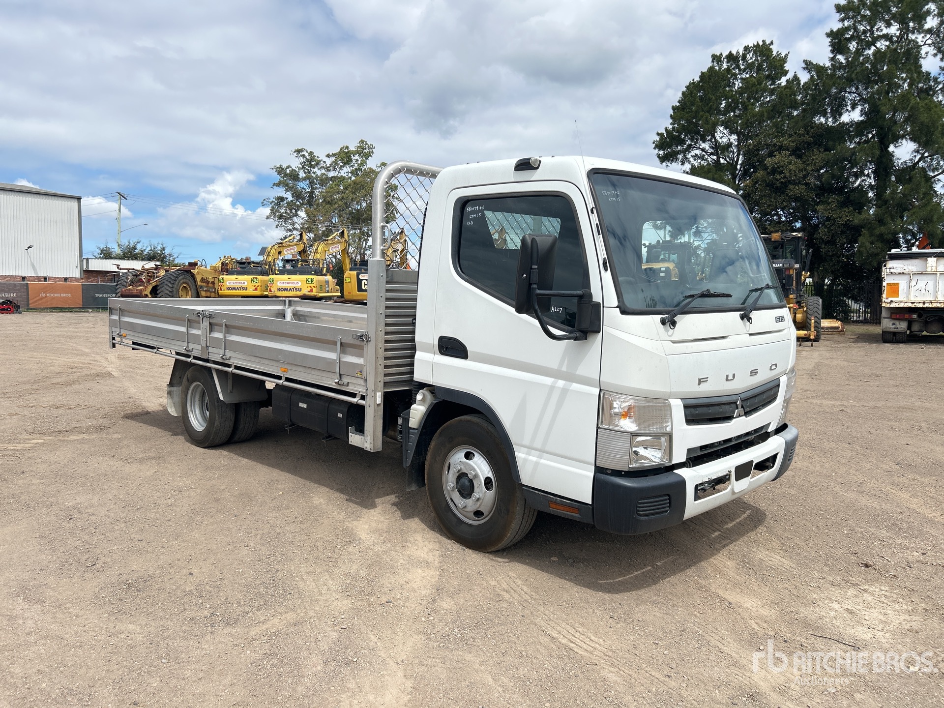 2020 Mitsubishi CANTER