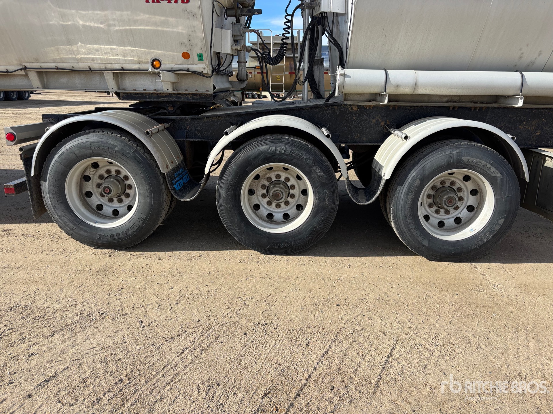 2008 Tremcar 55000 L Super B-Train Lead