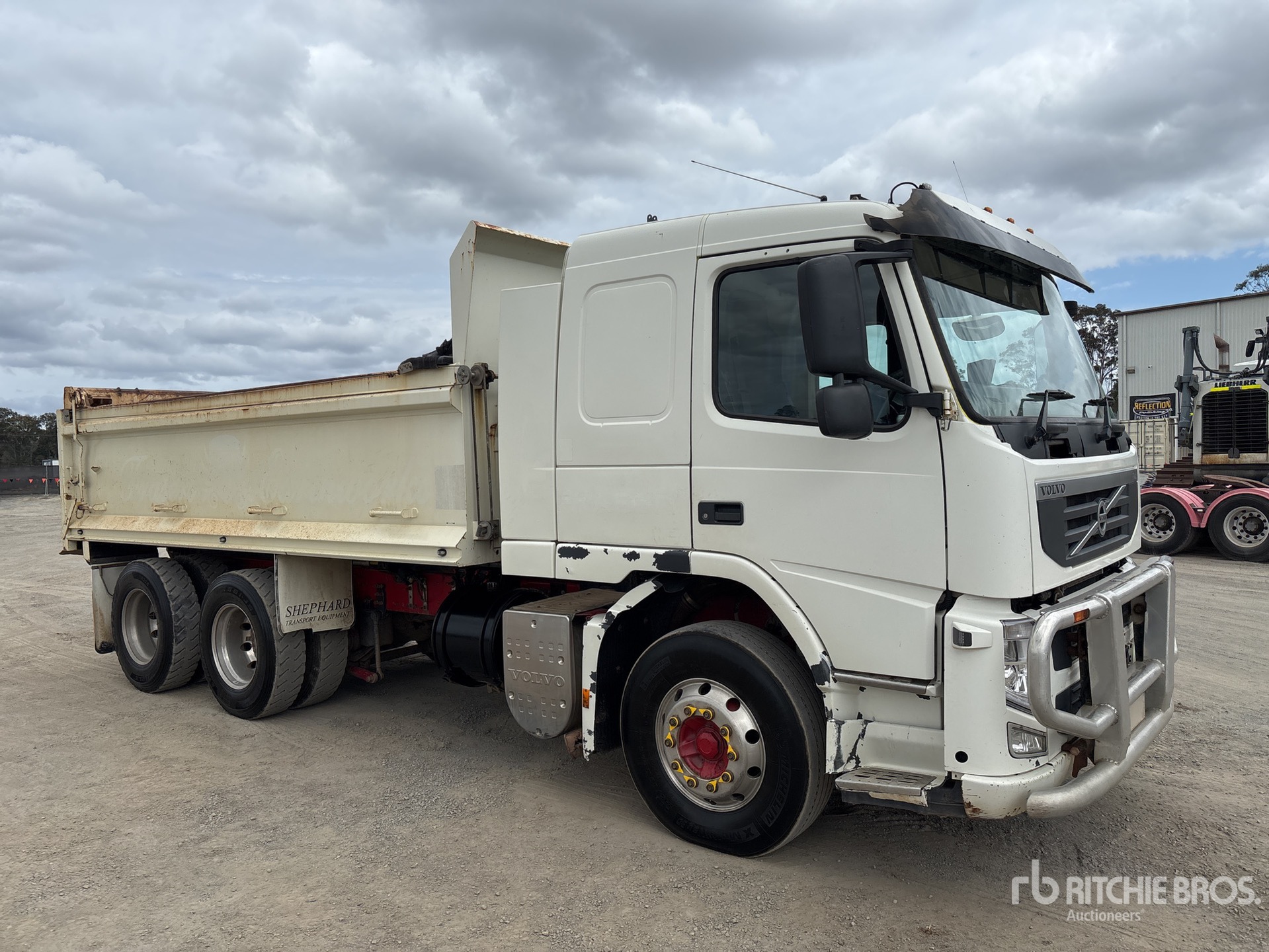 Photo of 2011 Volvo FM13
