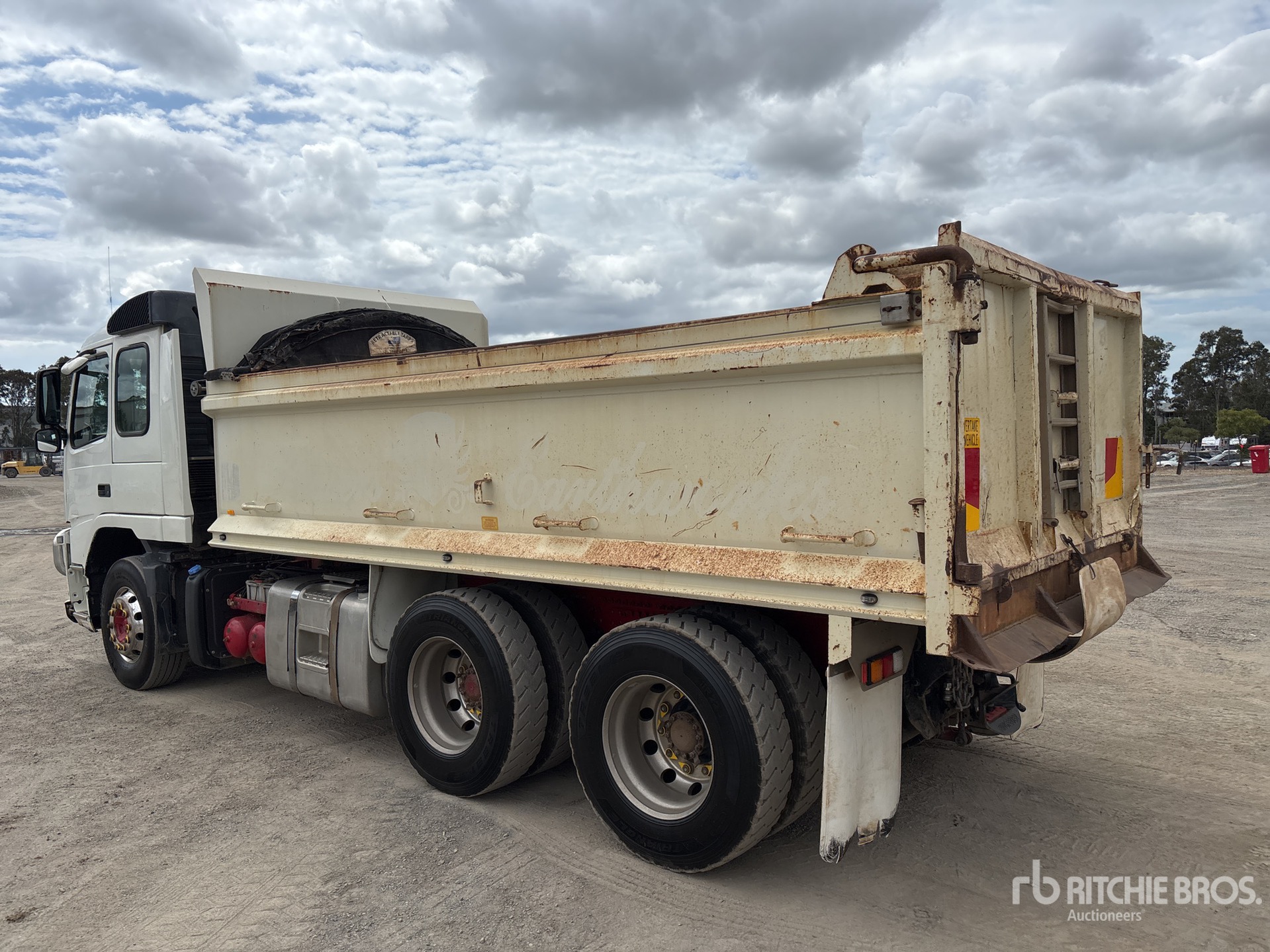 2011 Volvo FM13