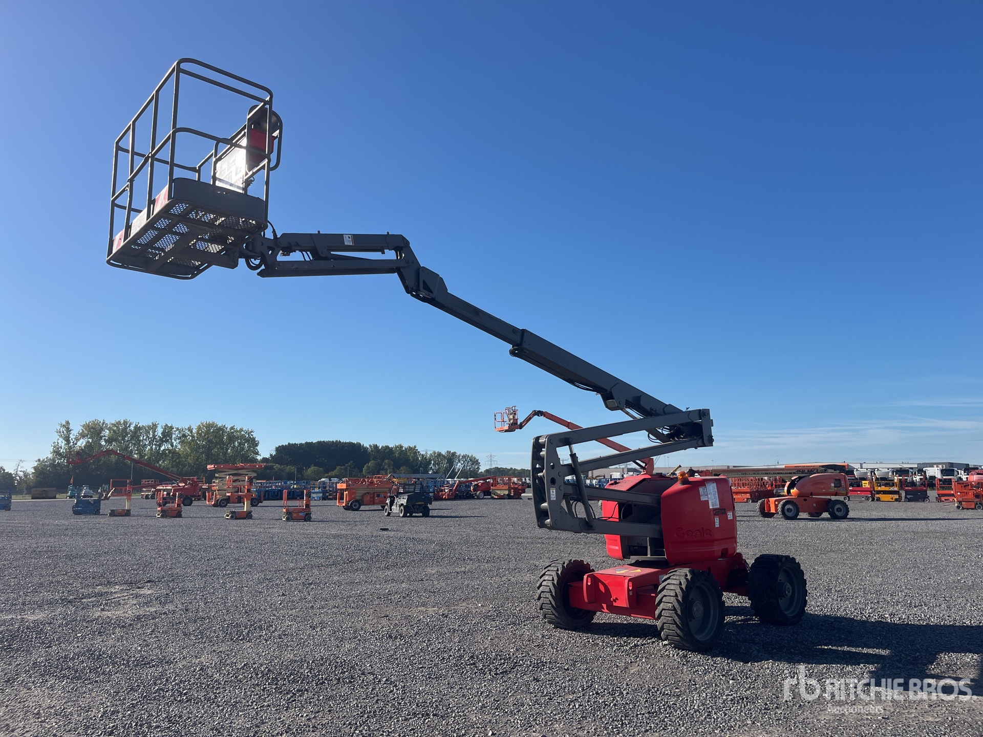 2011 Genie Z45/25