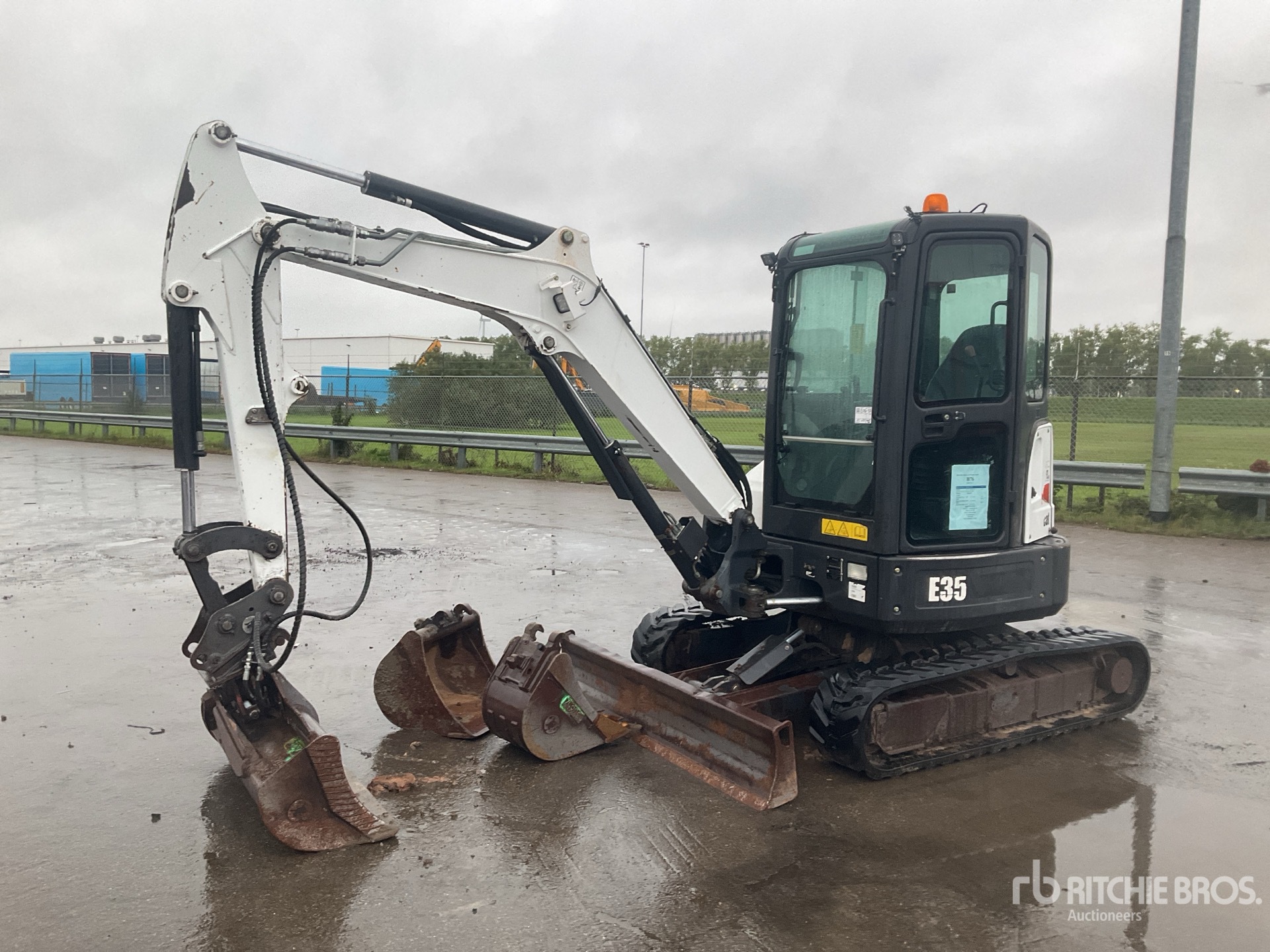 Photo of 2018 Bobcat E35