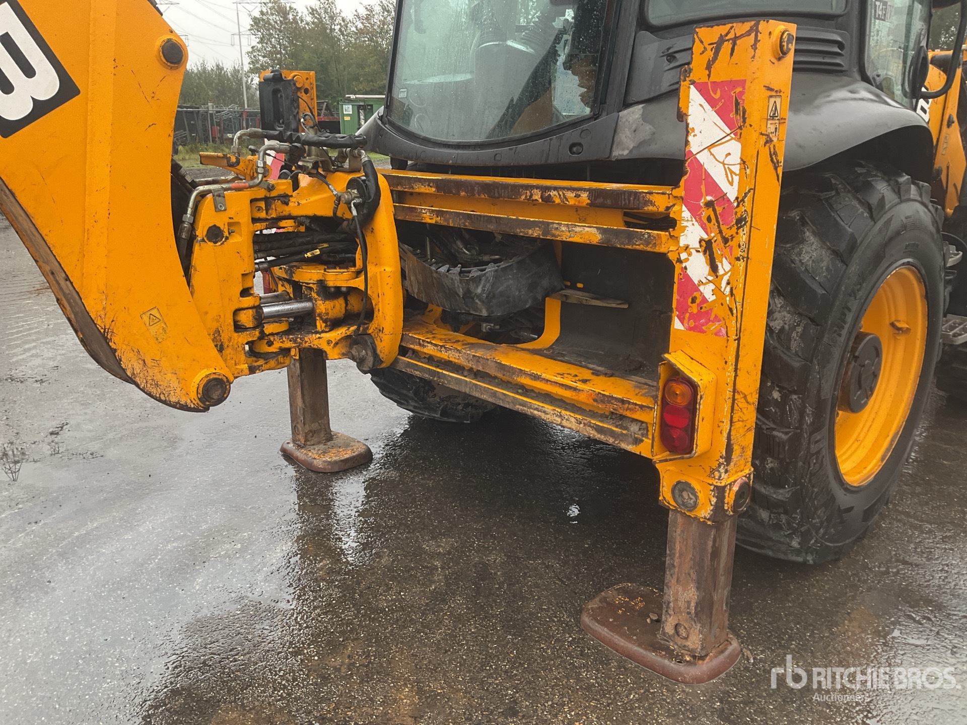 JCB 4CX
