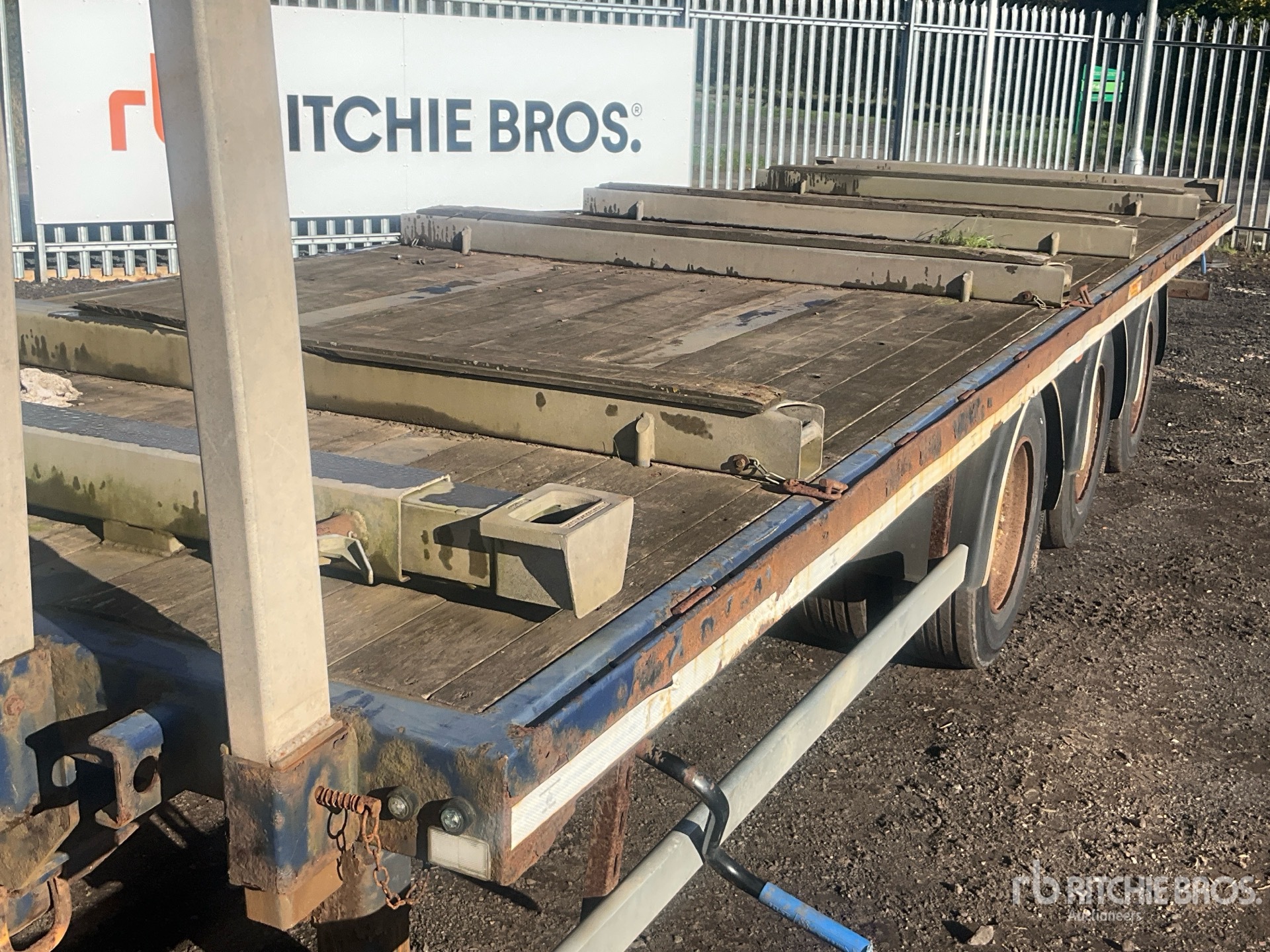 2017 SDC 24 TON 8 M TRI/A DRAWBAR