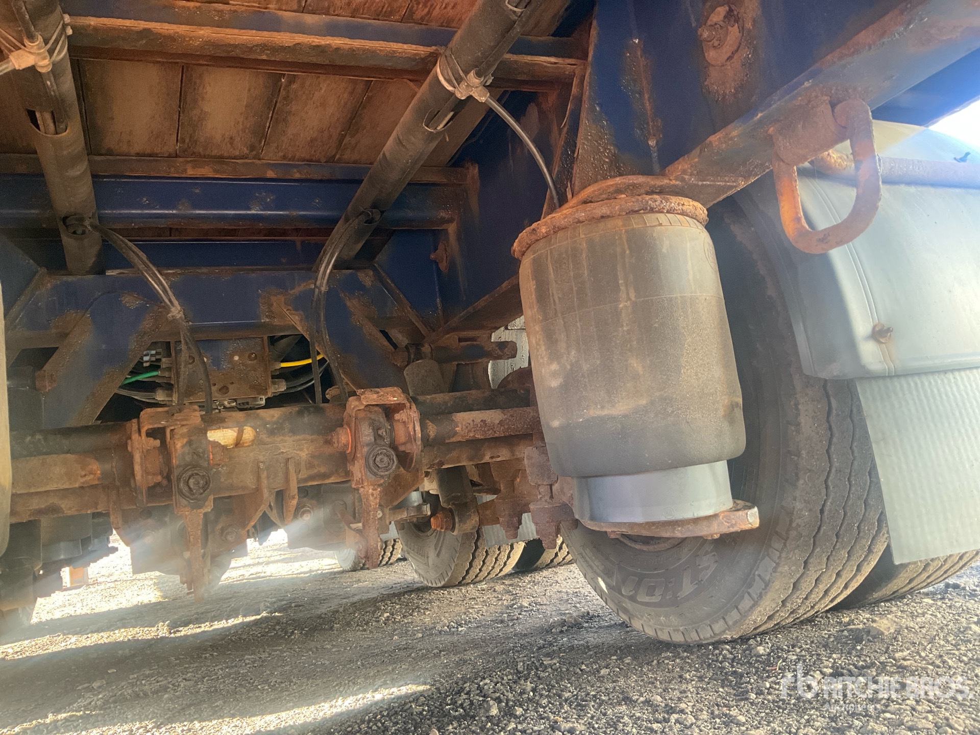 2017 SDC 24 TON 8 M TRI/A DRAWBAR