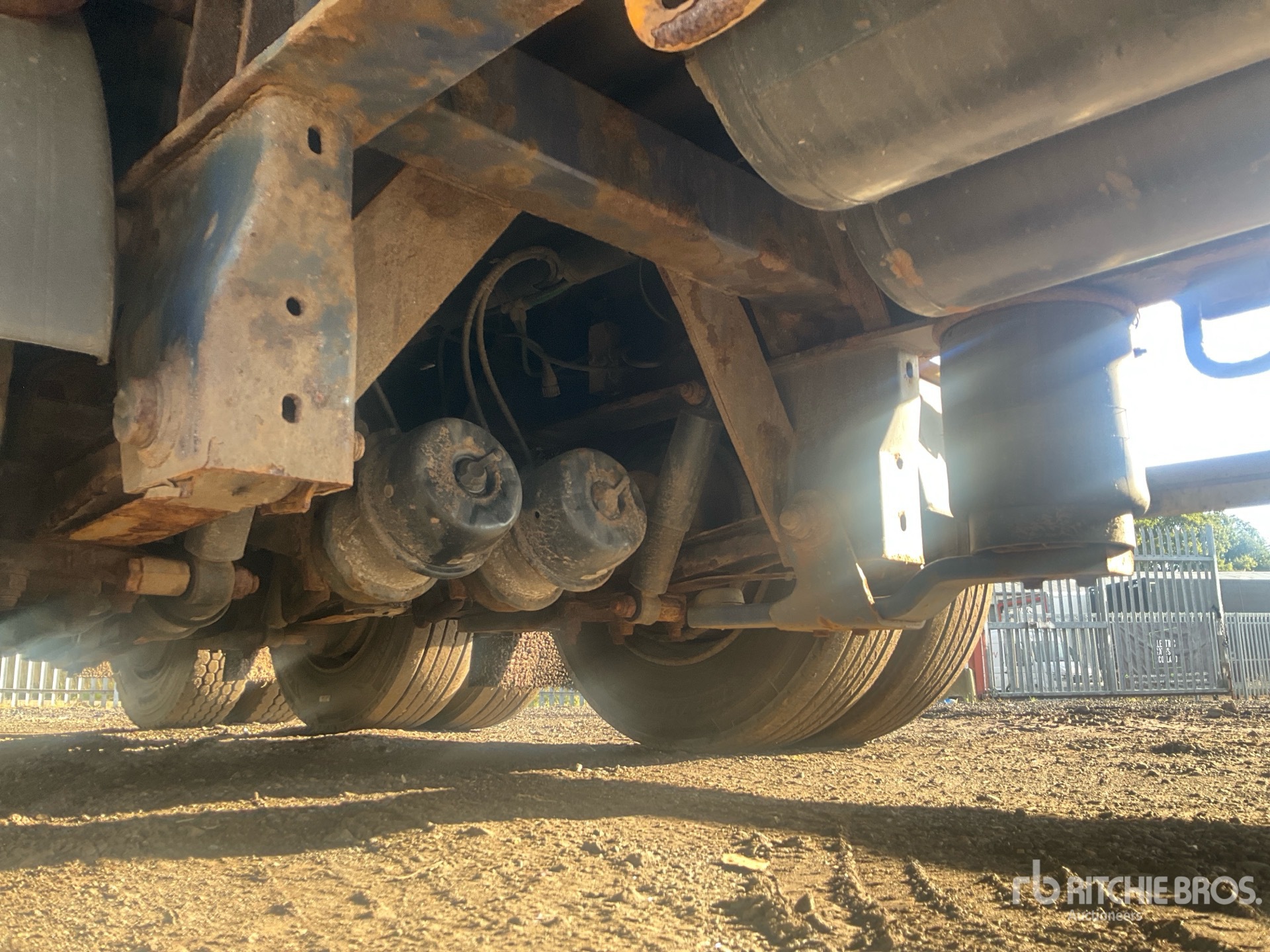 2017 SDC 24 TON 8 M TRI/A DRAWBAR