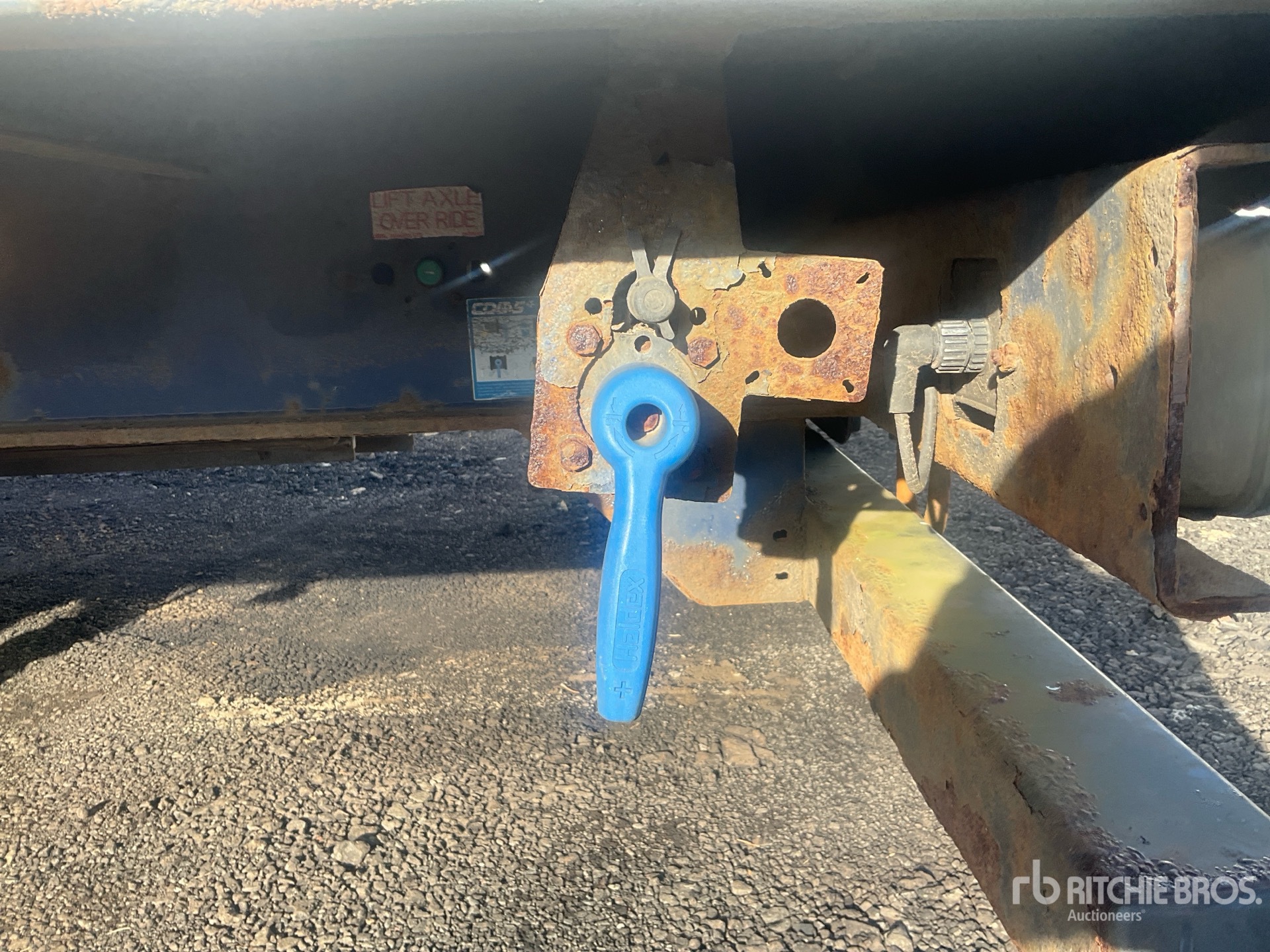 2017 SDC 24 TON 8 M TRI/A DRAWBAR