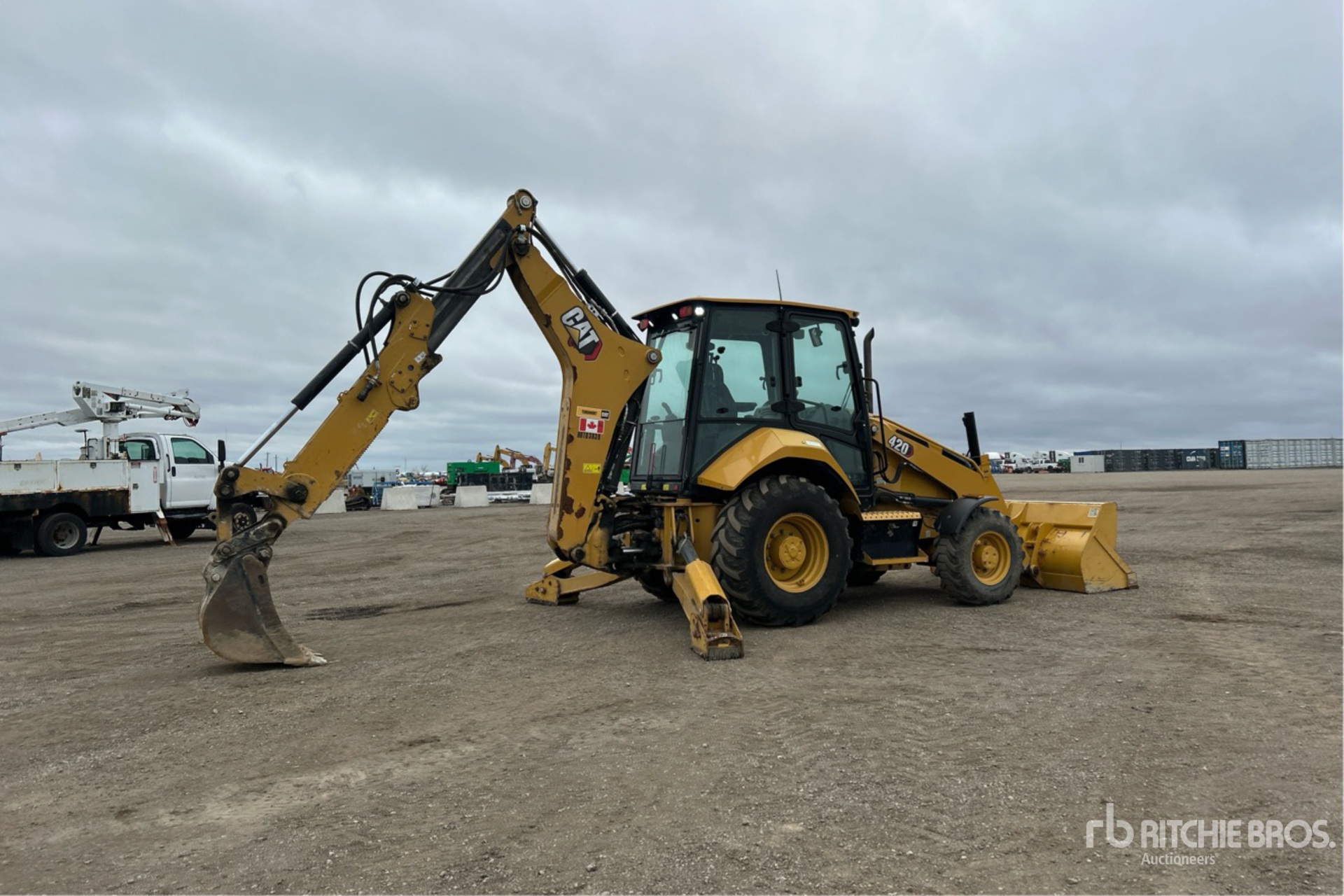 2023 Caterpillar 420
