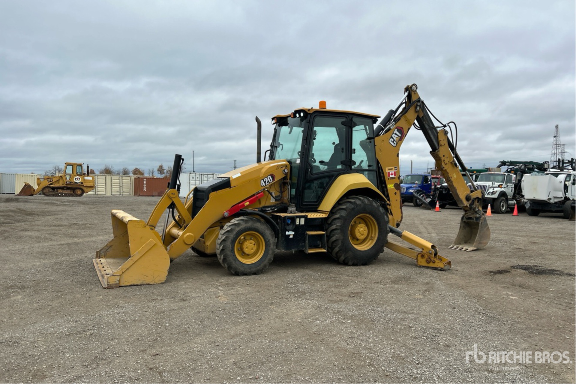2023 Caterpillar 420