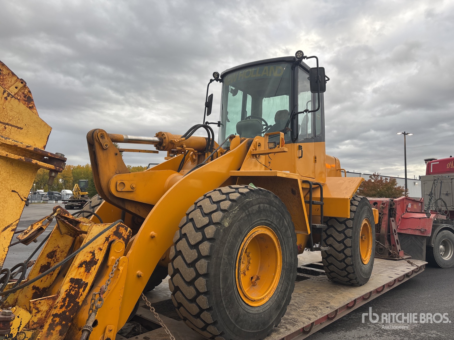 Photo of 2001 New Holland LW130