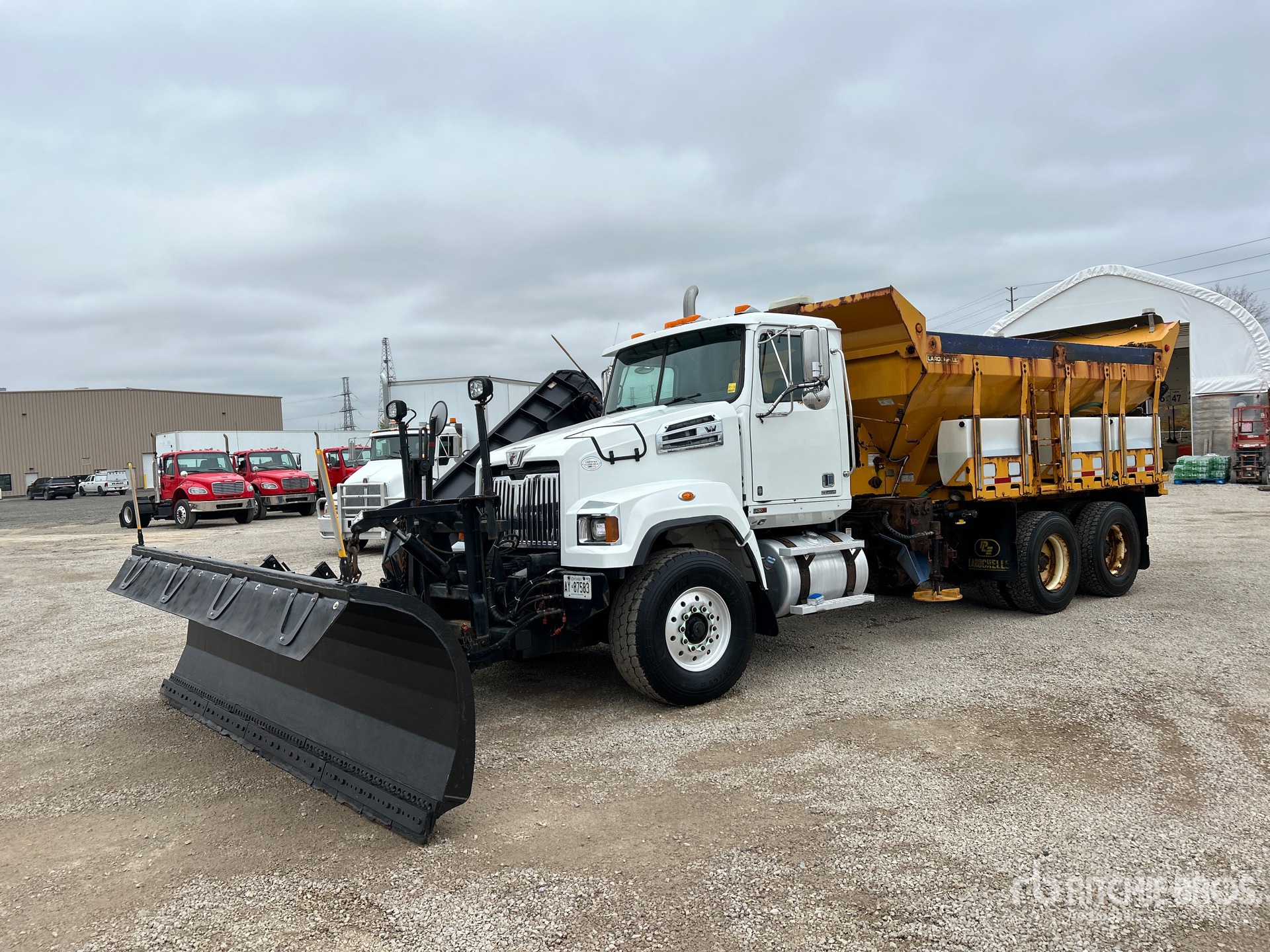 Photo of 2016 Western 4700 SF