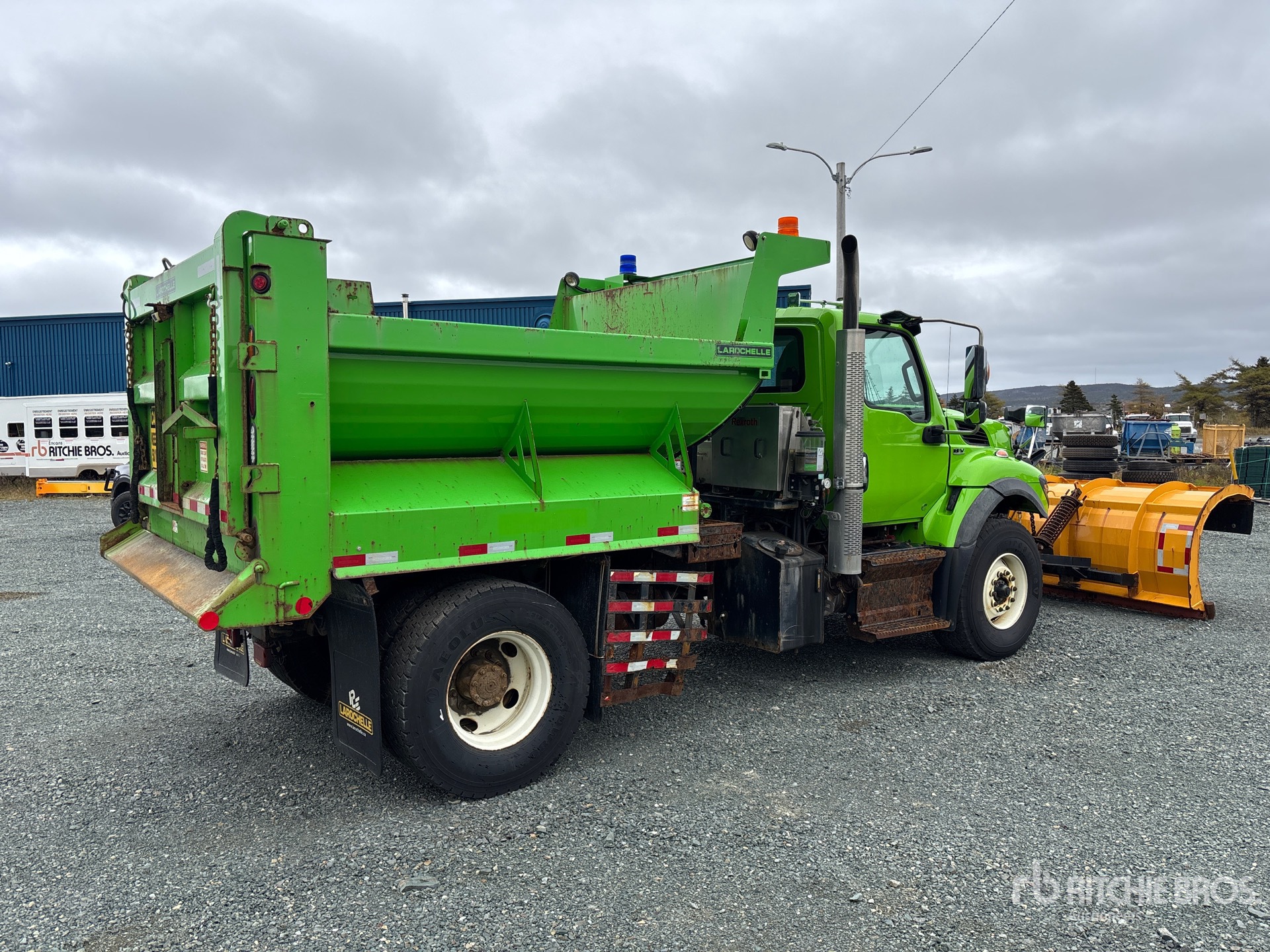 2022 International HV607