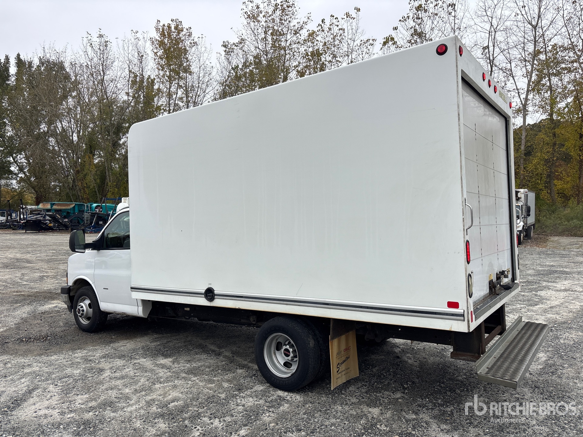 2018 GMC SAVANA G3500