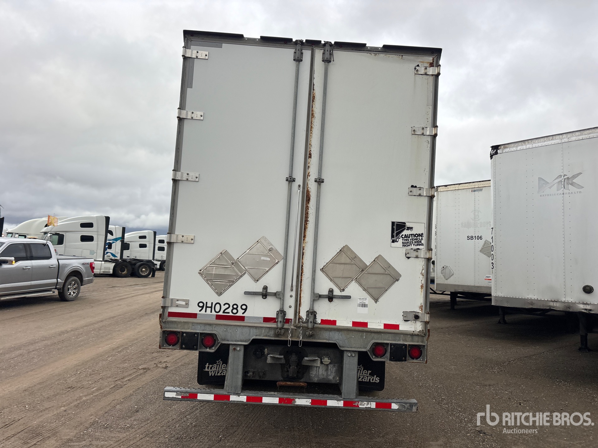 2015 Vanguard 53 FT X 102 IN T/A HEATED