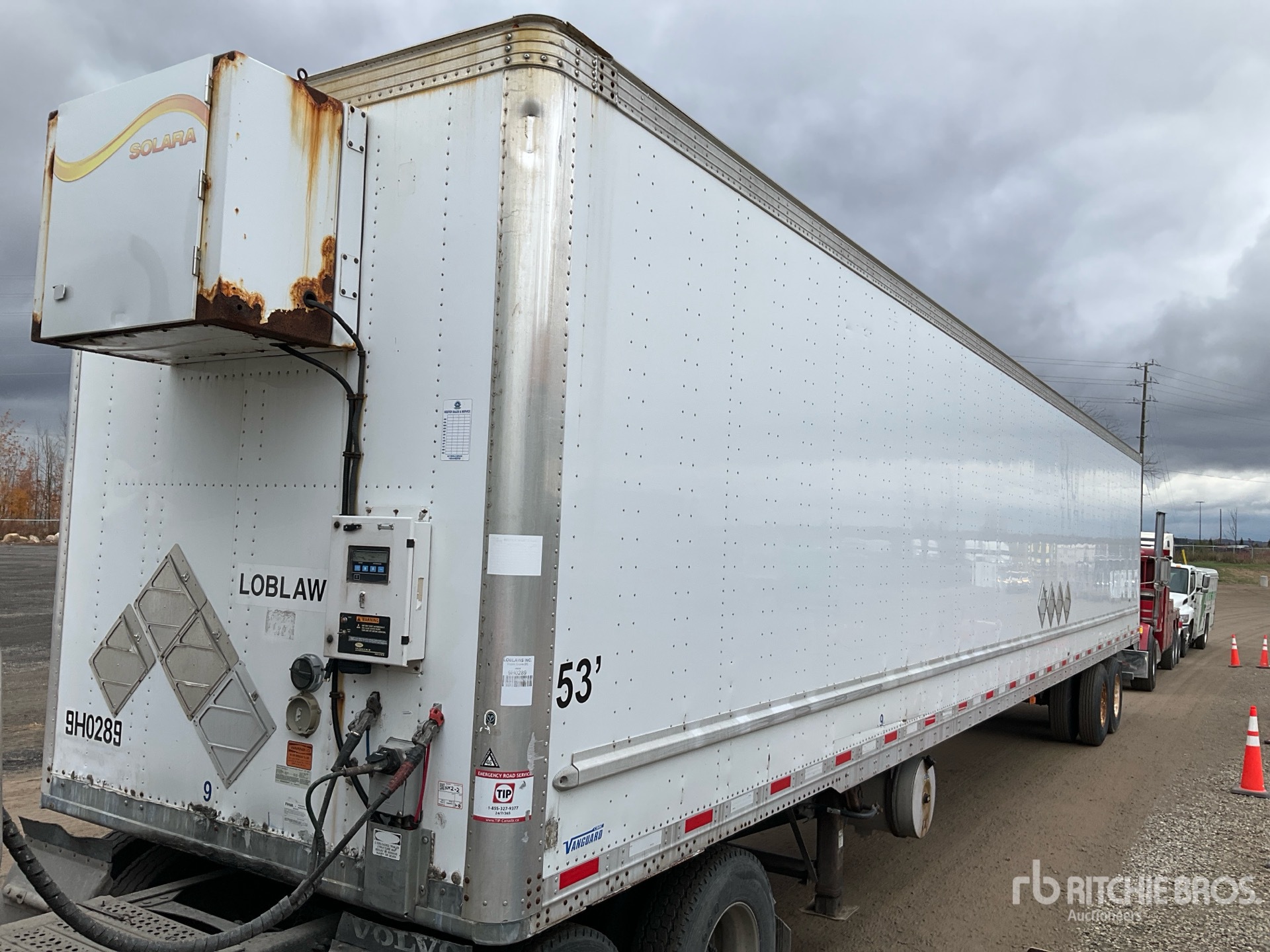 2015 Vanguard 53 FT X 102 IN T/A HEATED
