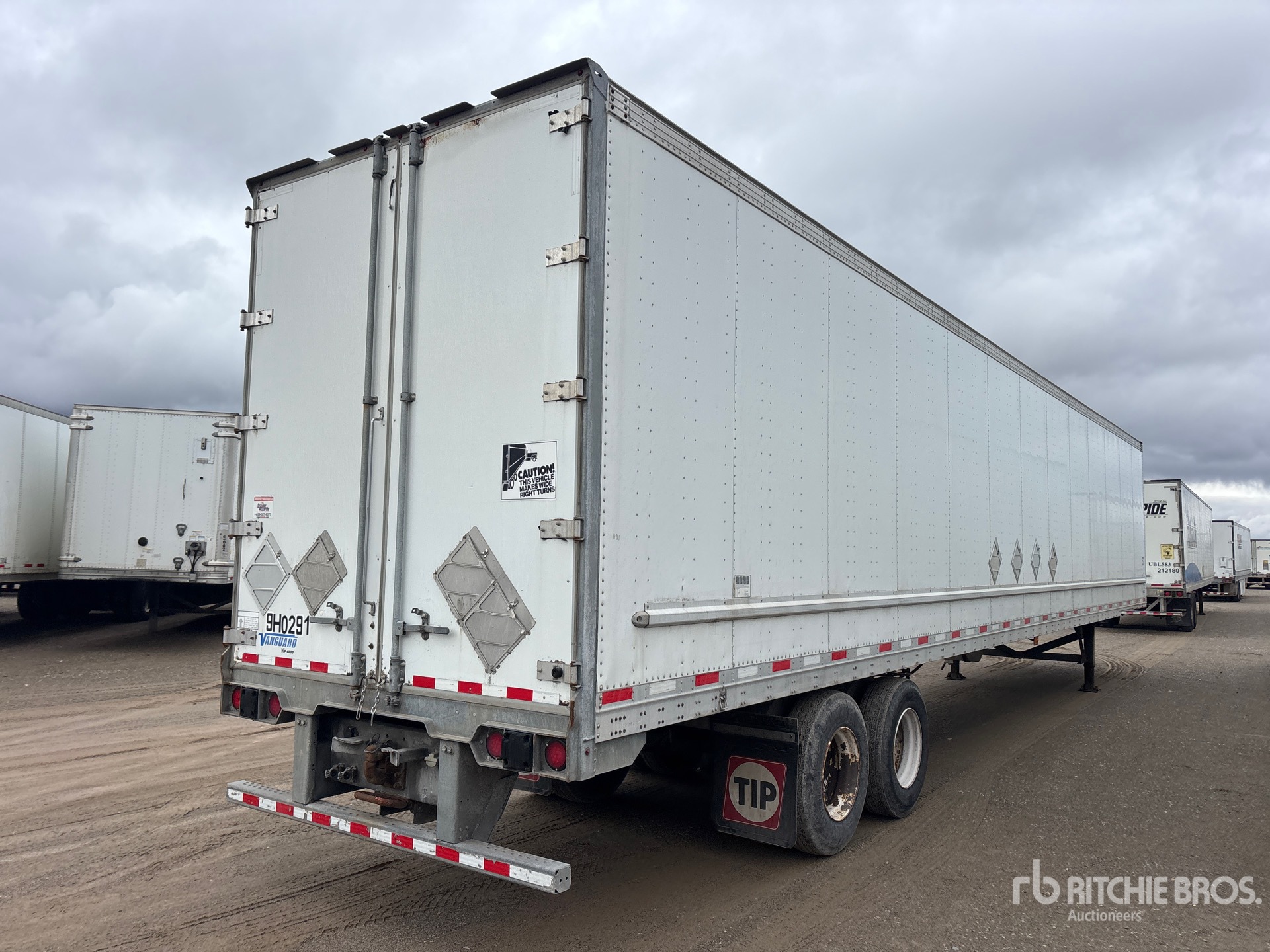 2015 Vanguard 53 FT X 102 IN T/A HEATED