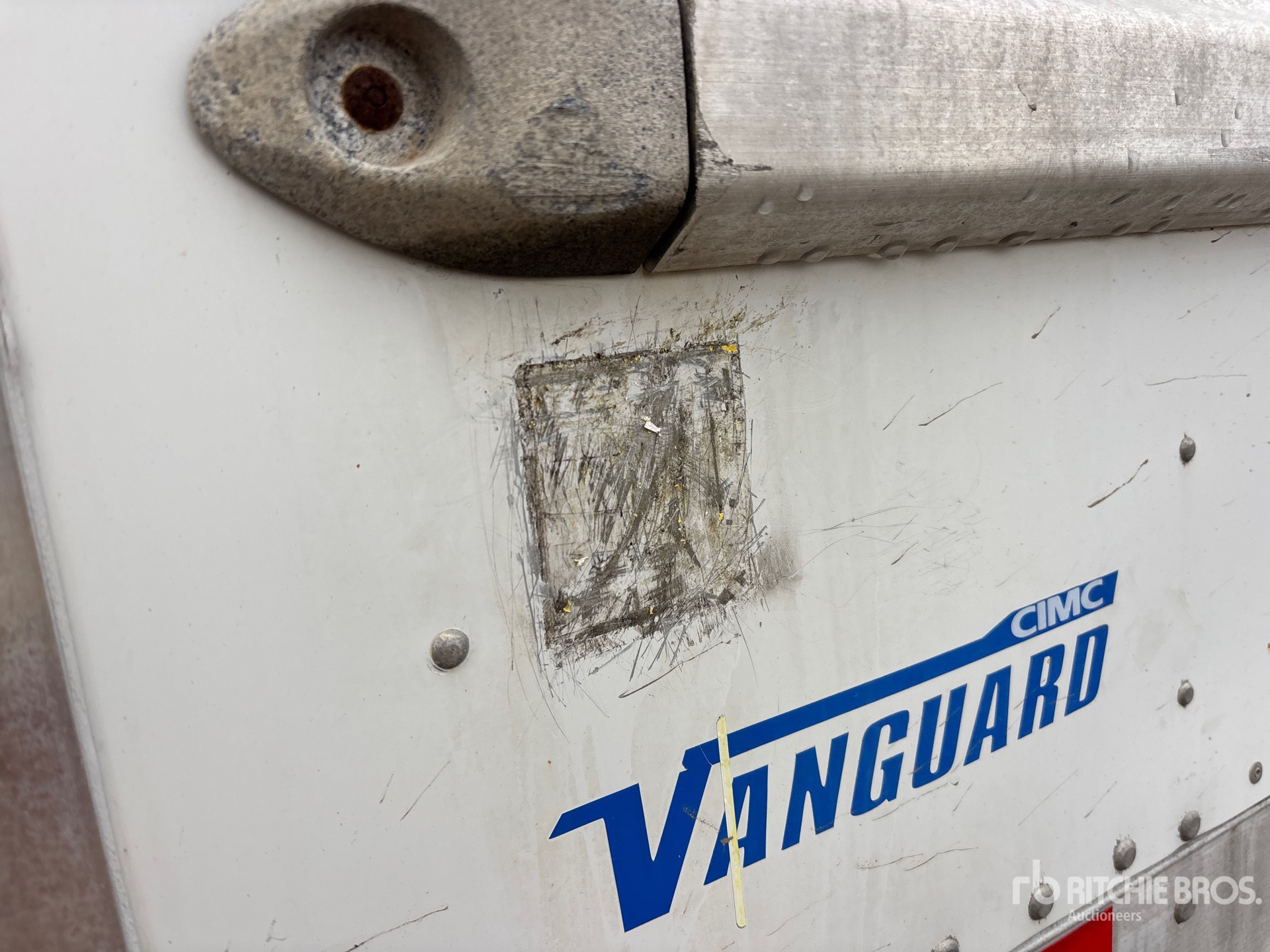 2015 Vanguard 53 FT X 102 IN T/A HEATED