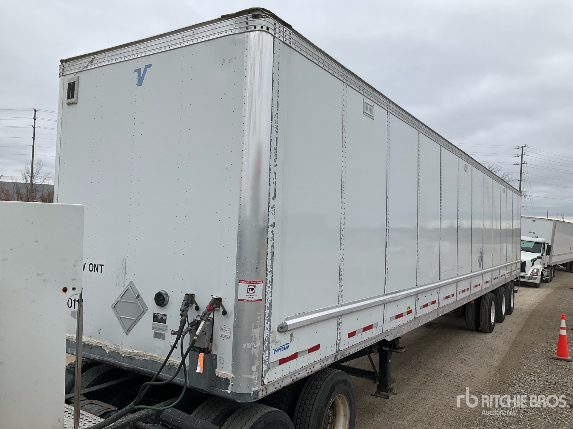 2012 Vanguard 53 FT X 102 IN TRI/A