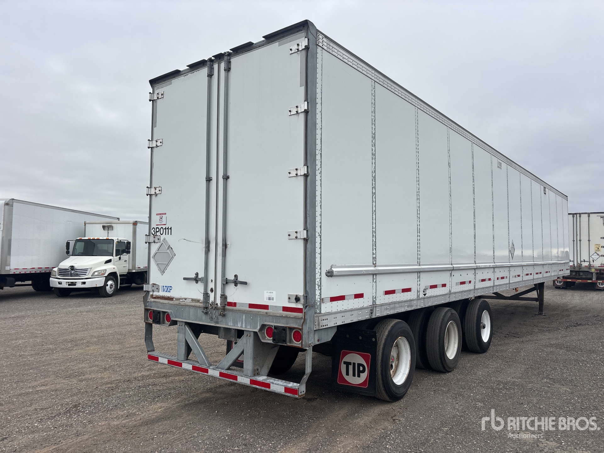 2012 Vanguard 53 FT X 102 IN TRI/A