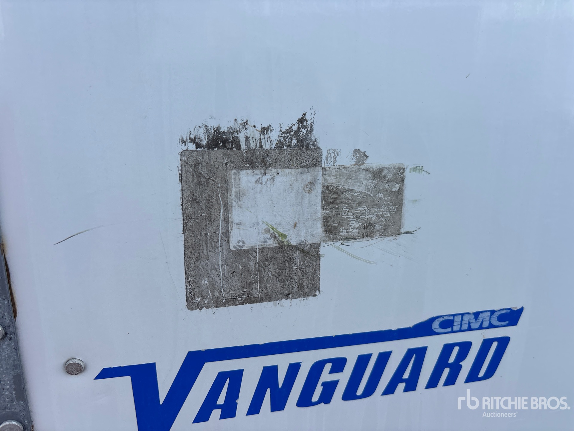 2013 Vanguard 53 FT X 102 IN TRI/A