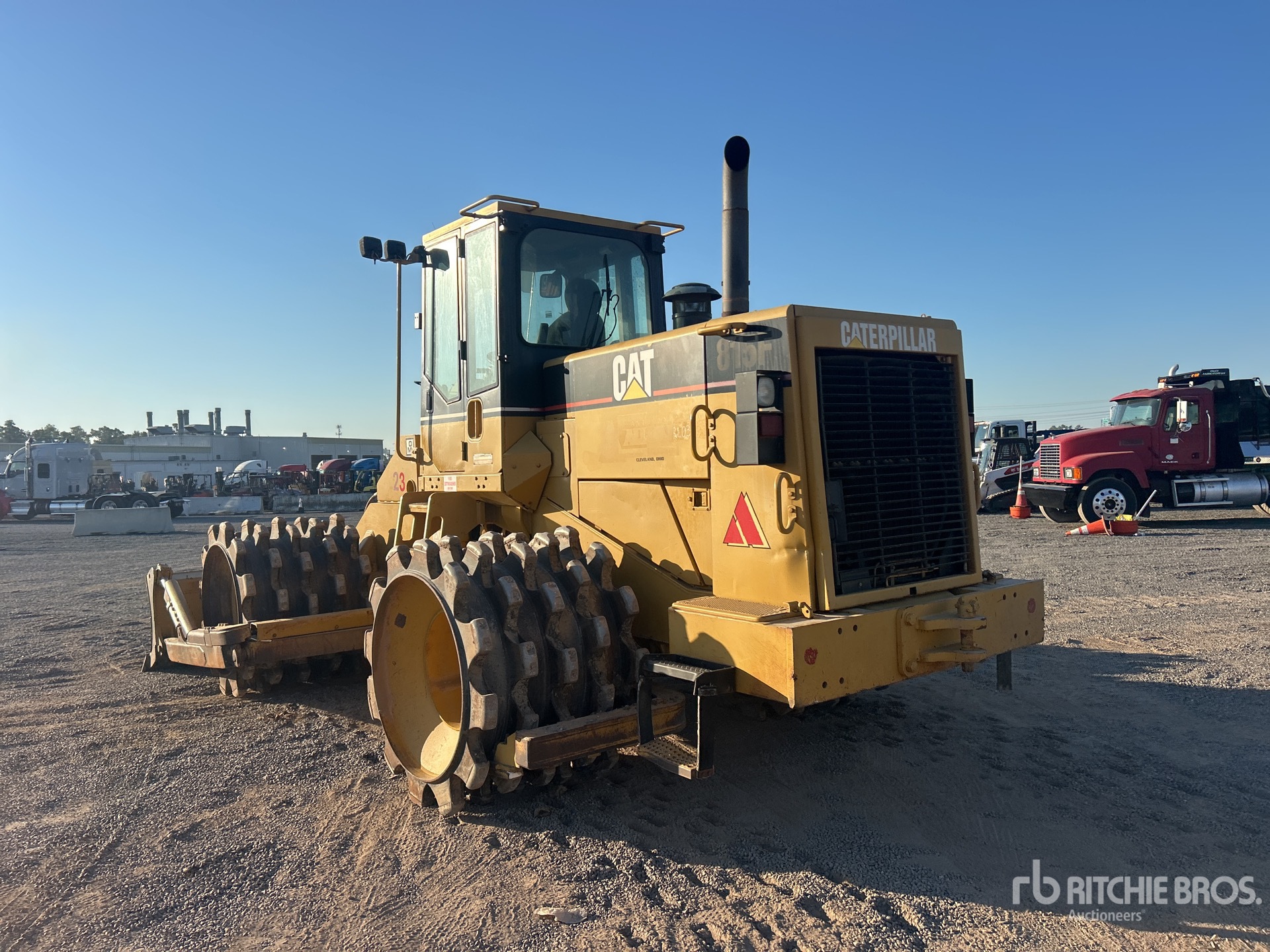 2002 Caterpillar 815F