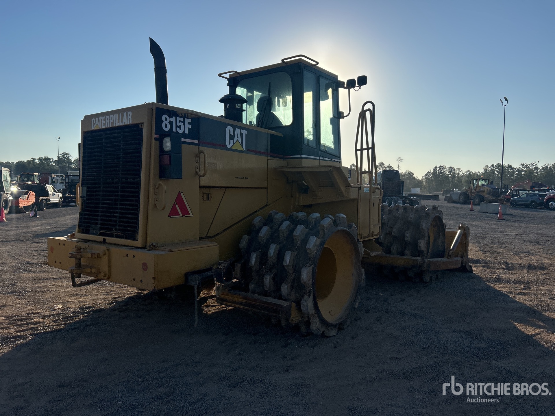 2002 Caterpillar 815F