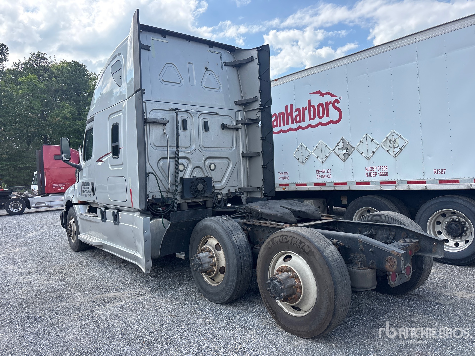 2019 Freightliner CASCADIA 126