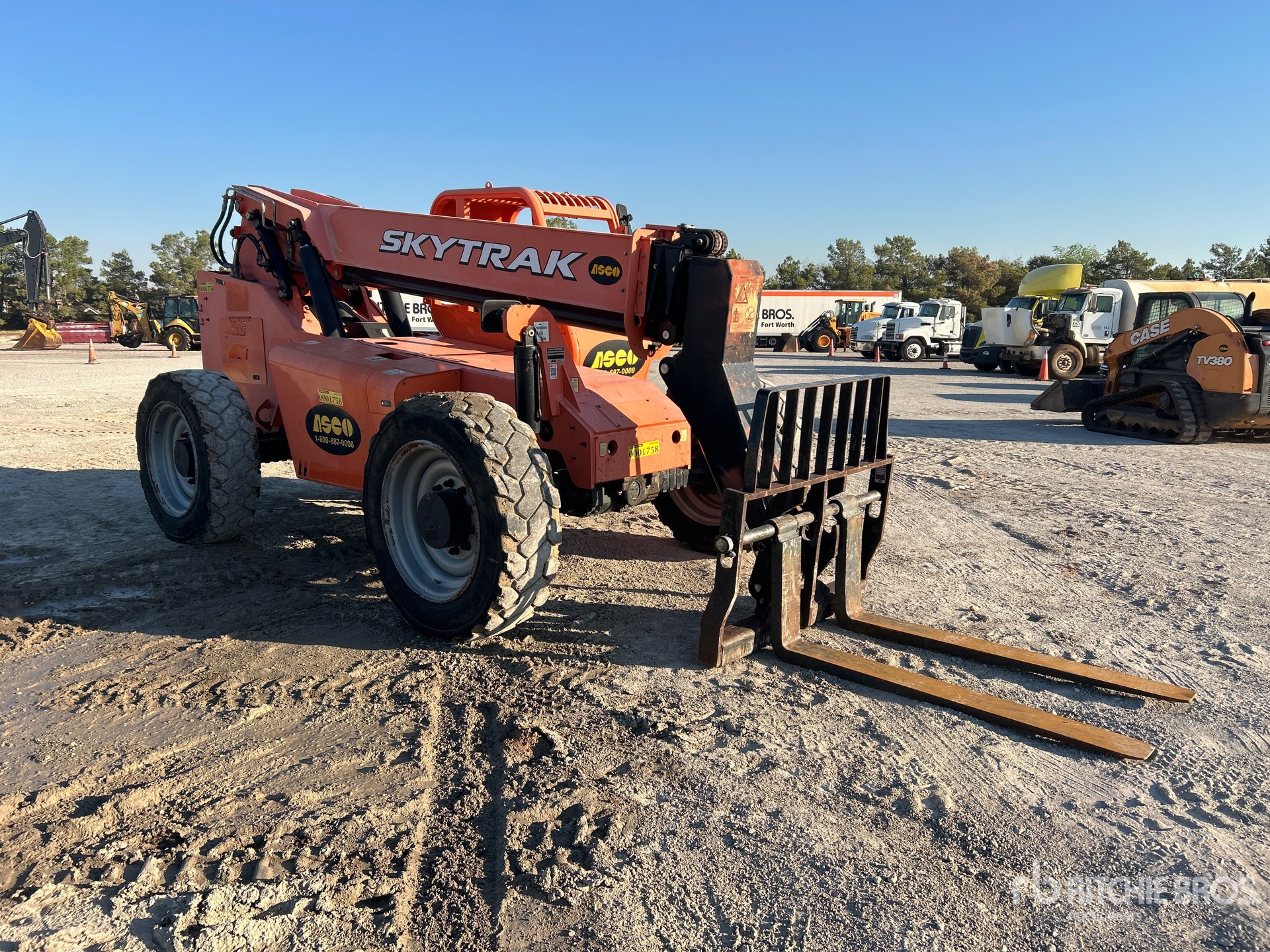 2015 JLG 6036