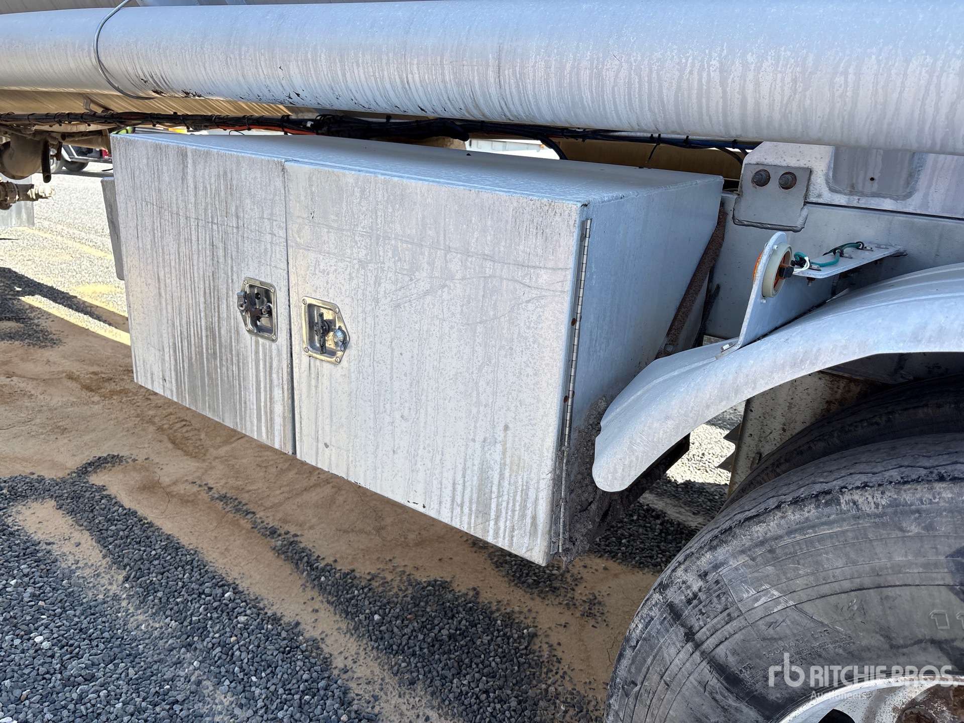2013 Heil 8400 GAL T/A
