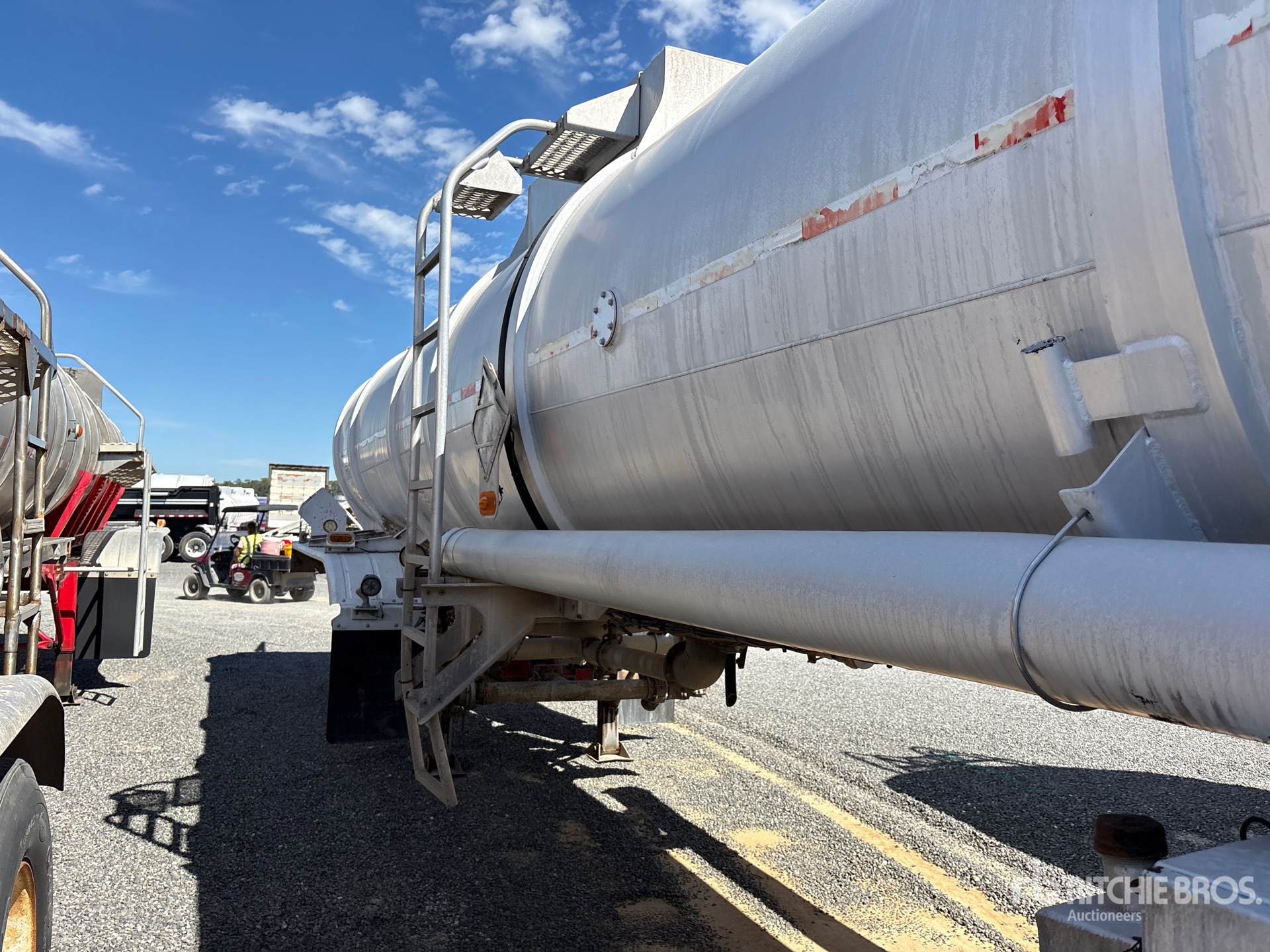 2013 Heil 8400 GAL T/A