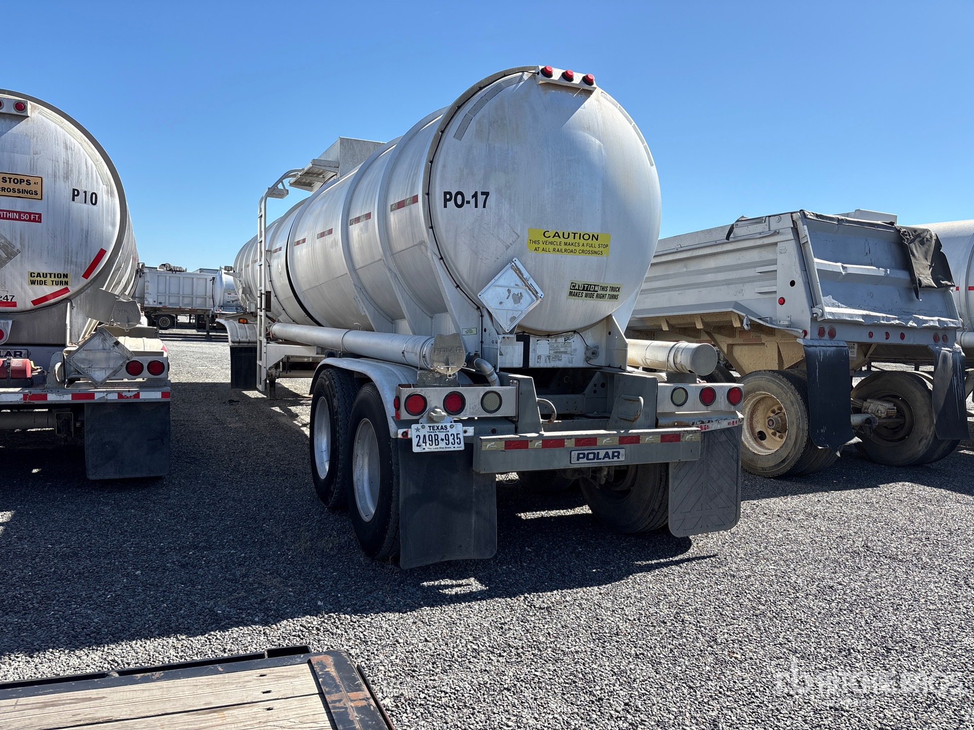 2011 Polar 8400 GAL T/A