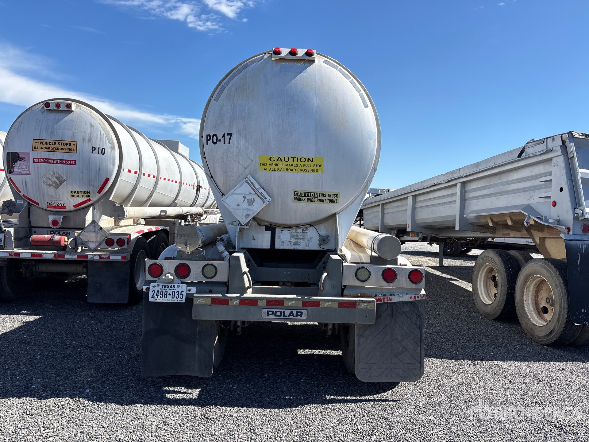 2011 Polar 8400 GAL T/A