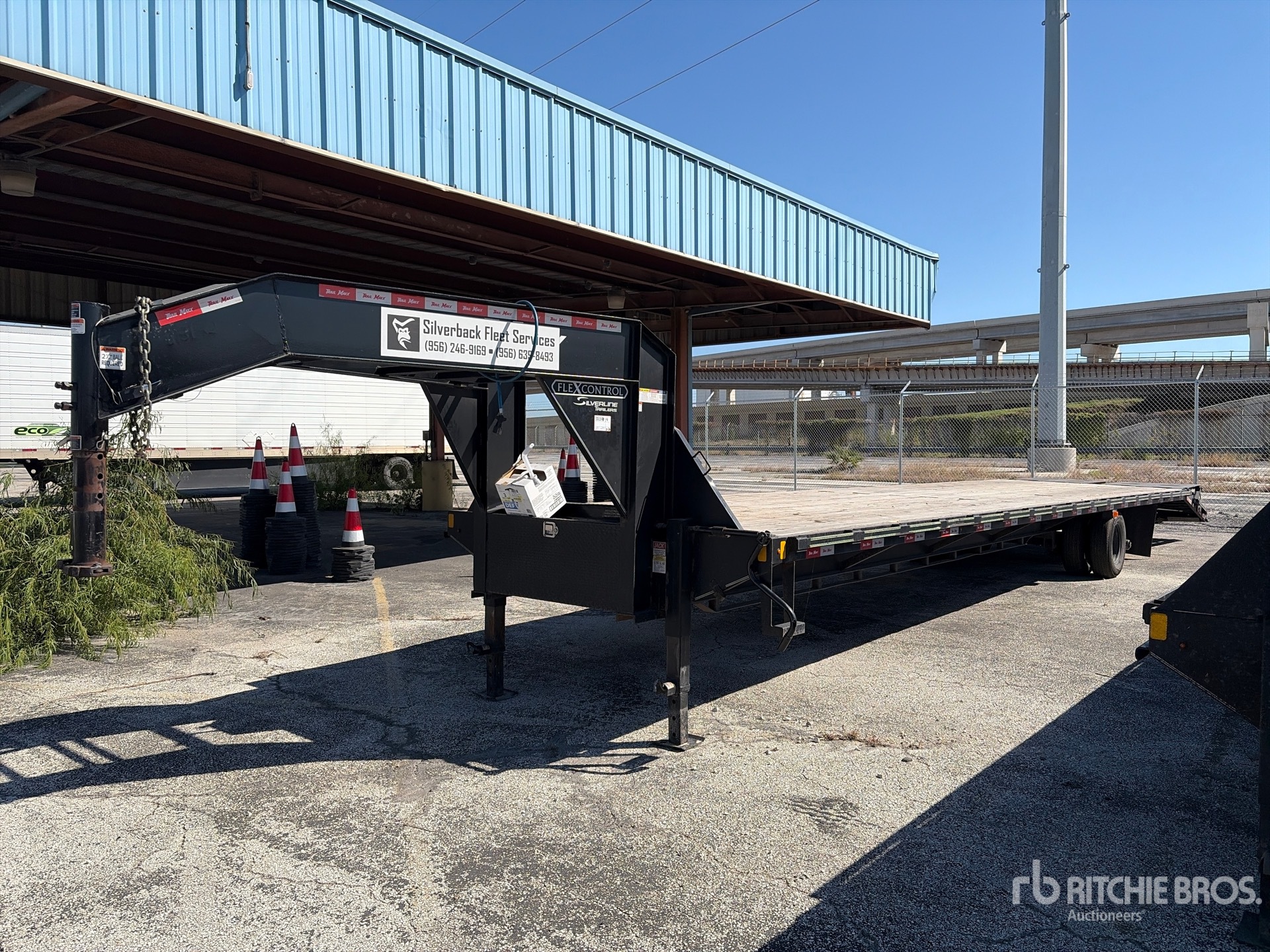 2025 TRAIL MAXX 40 ft T/A Gooseneck