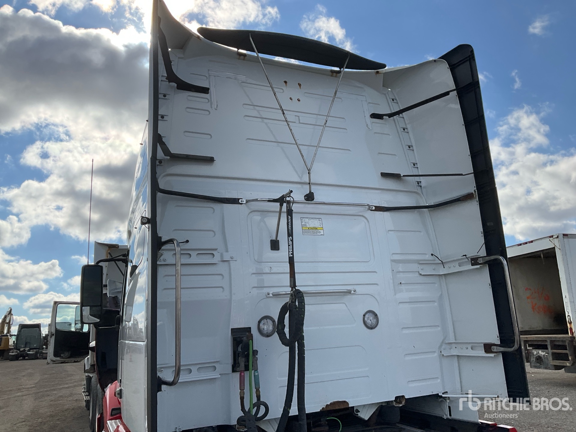 2021 Volvo VNL760