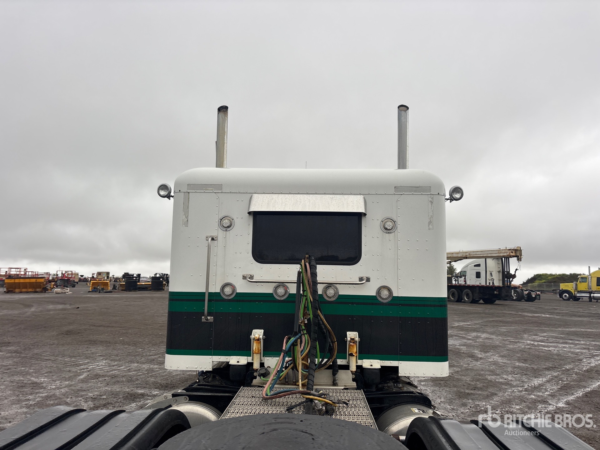 2022 Peterbilt 389