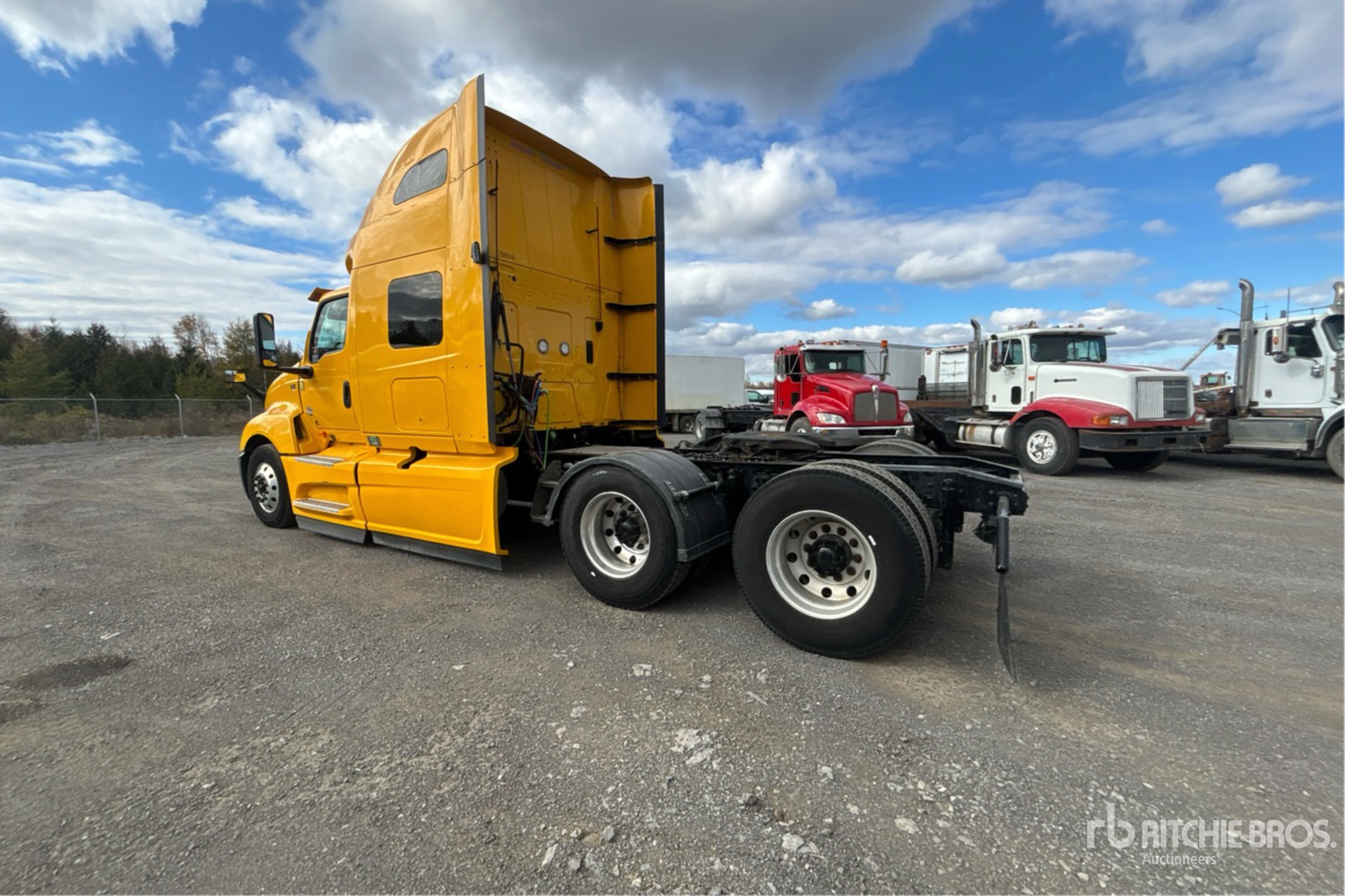 2020 International LT625