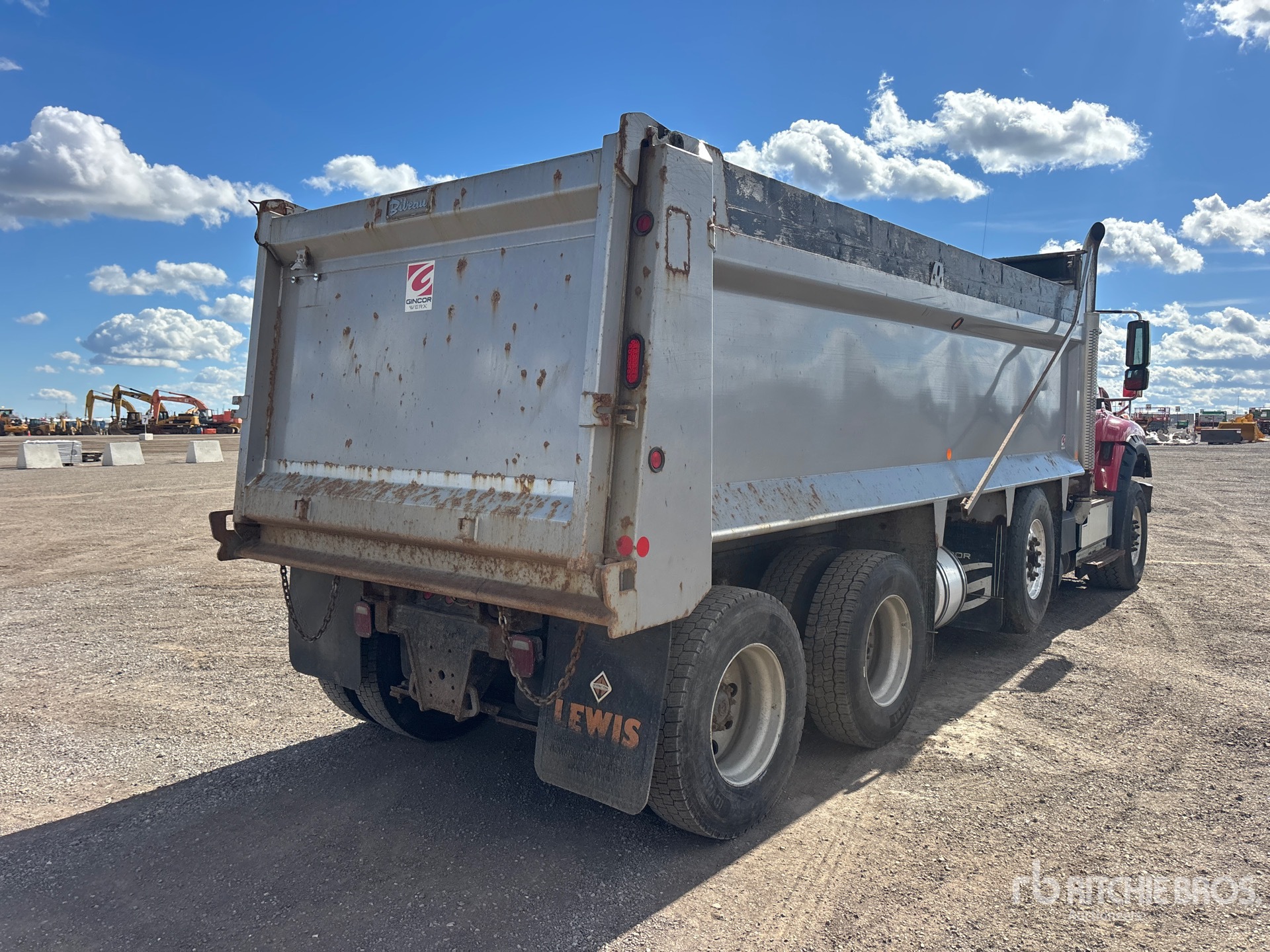2018 International 7600