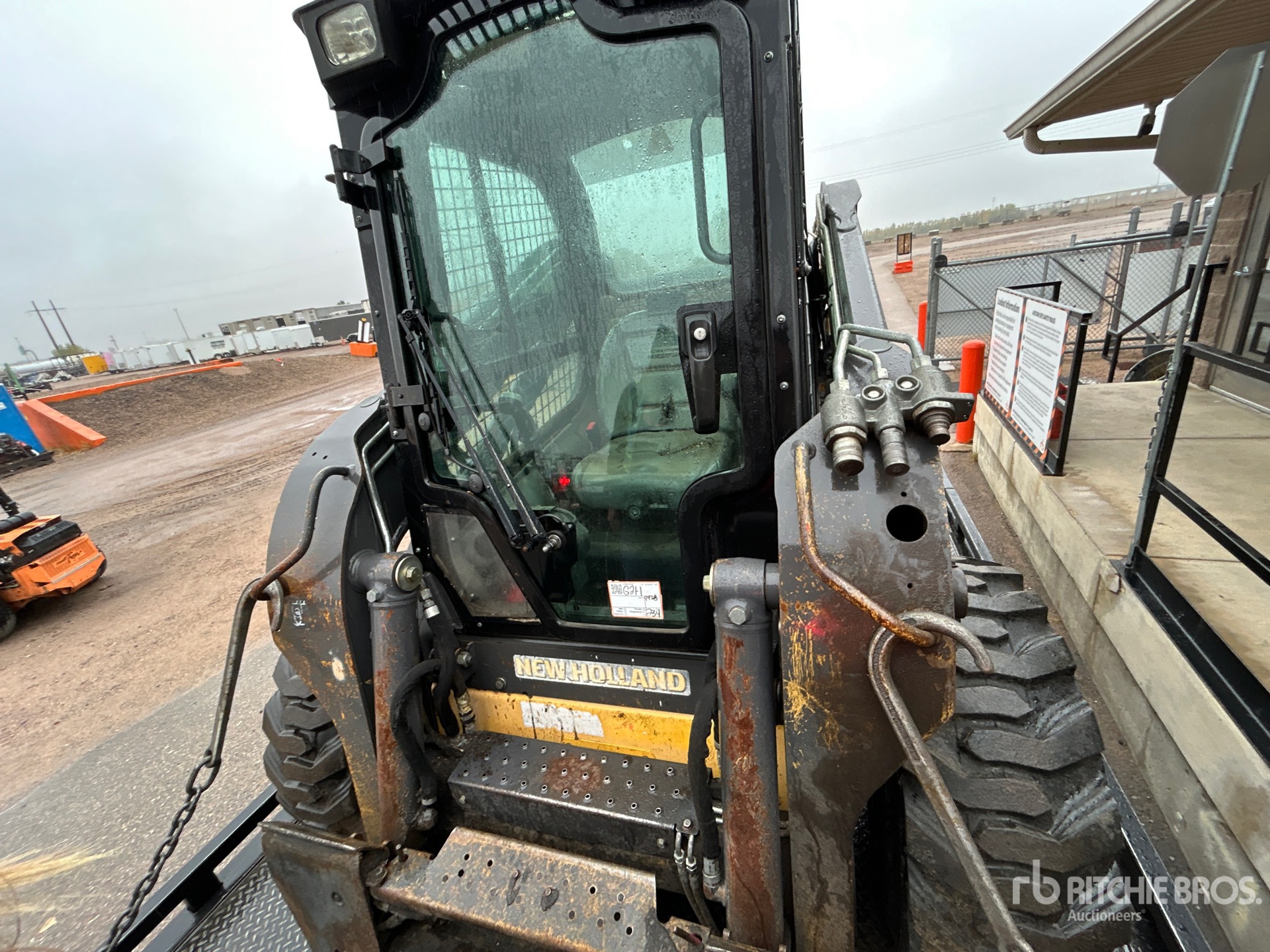 2017 New Holland L228