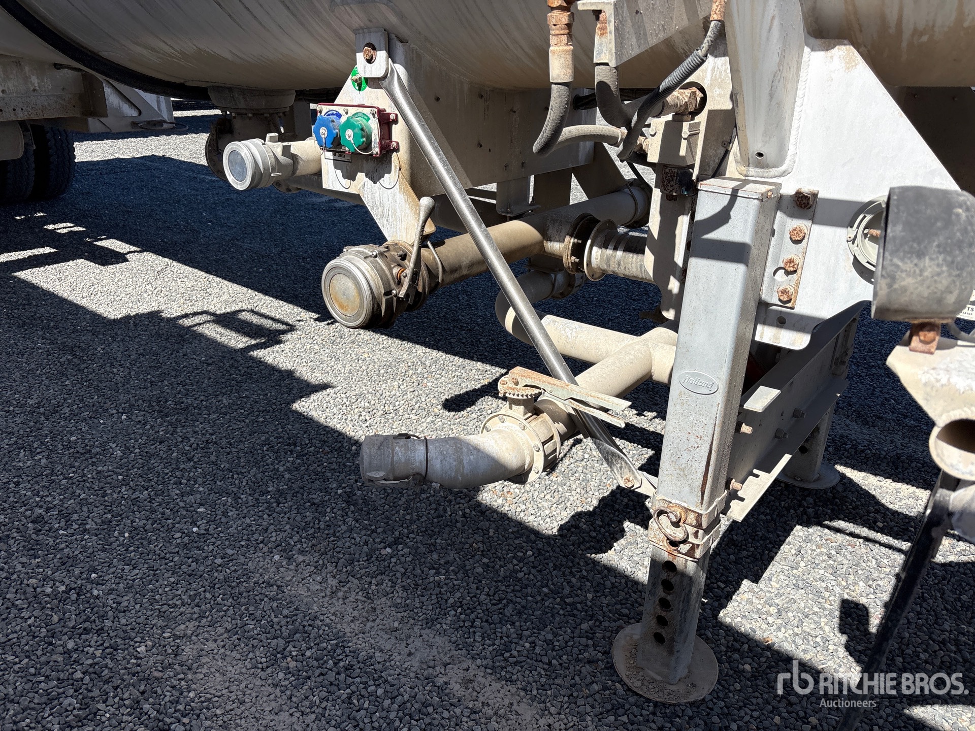 2012 Polar 8400 GAL T/A