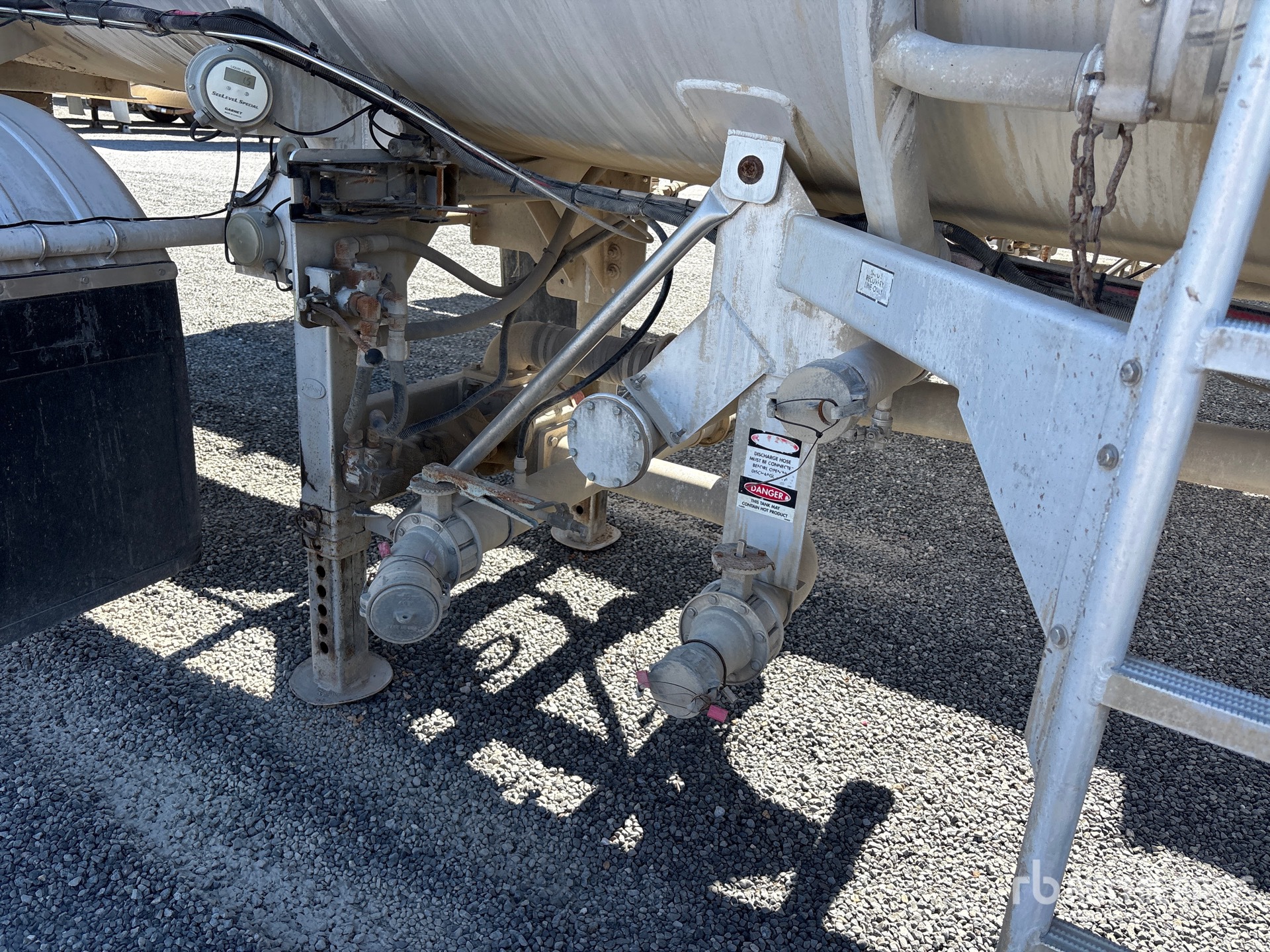 2012 Polar 8400 GAL T/A