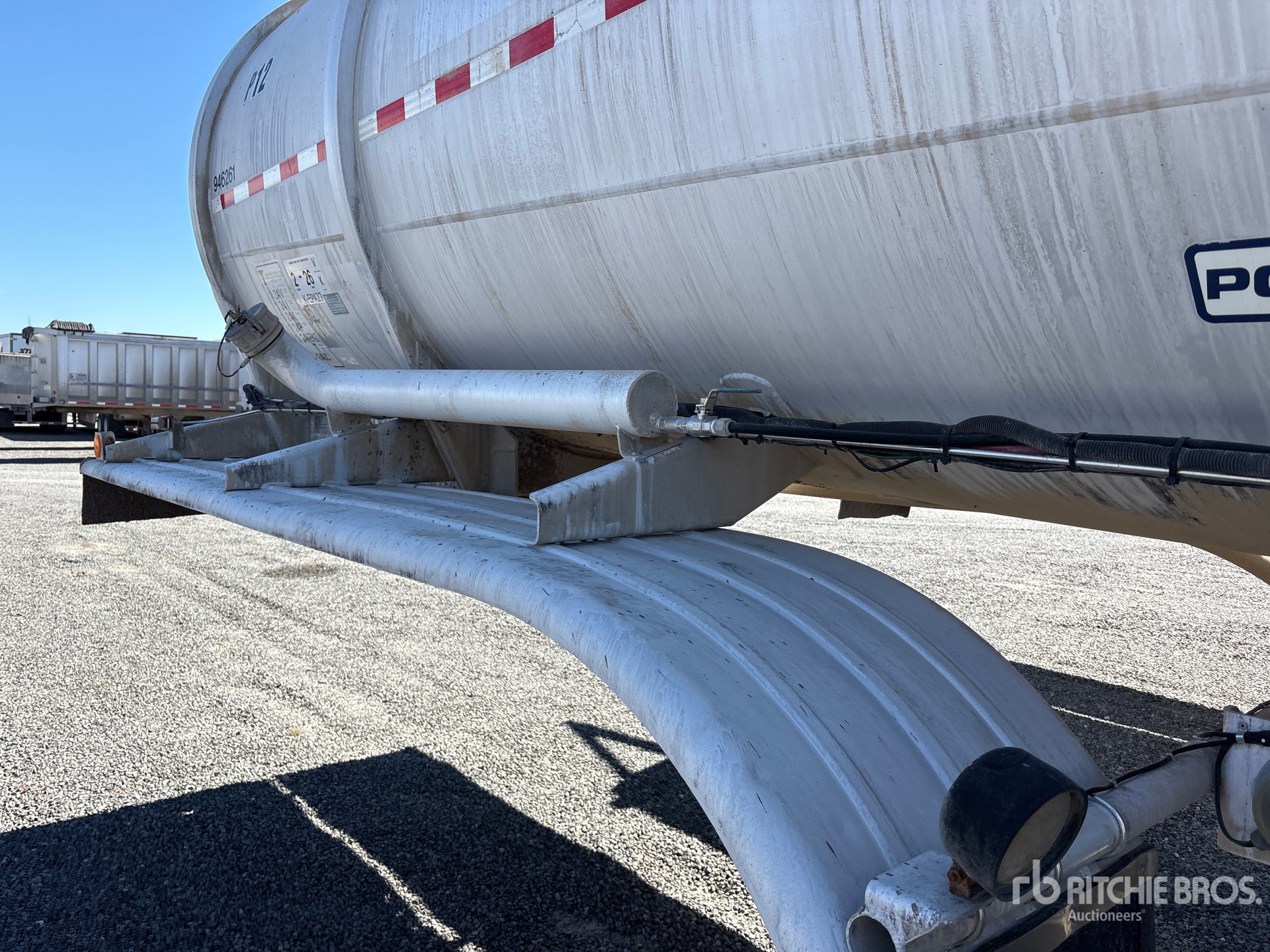 2012 Polar 8400 GAL T/A