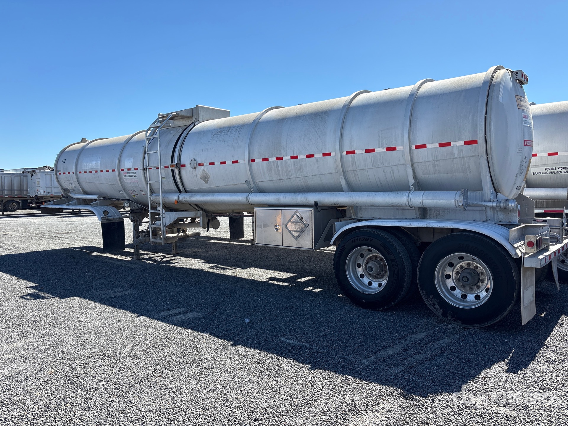 2012 Polar 8400 GAL T/A