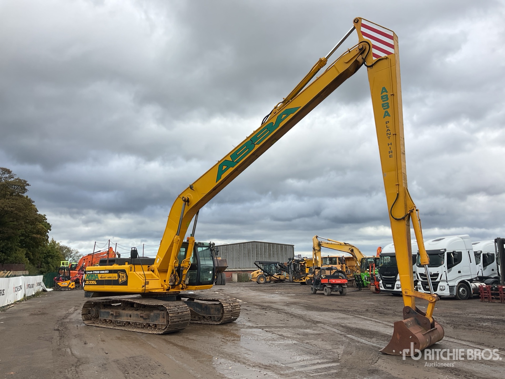 2000 JCB JS330