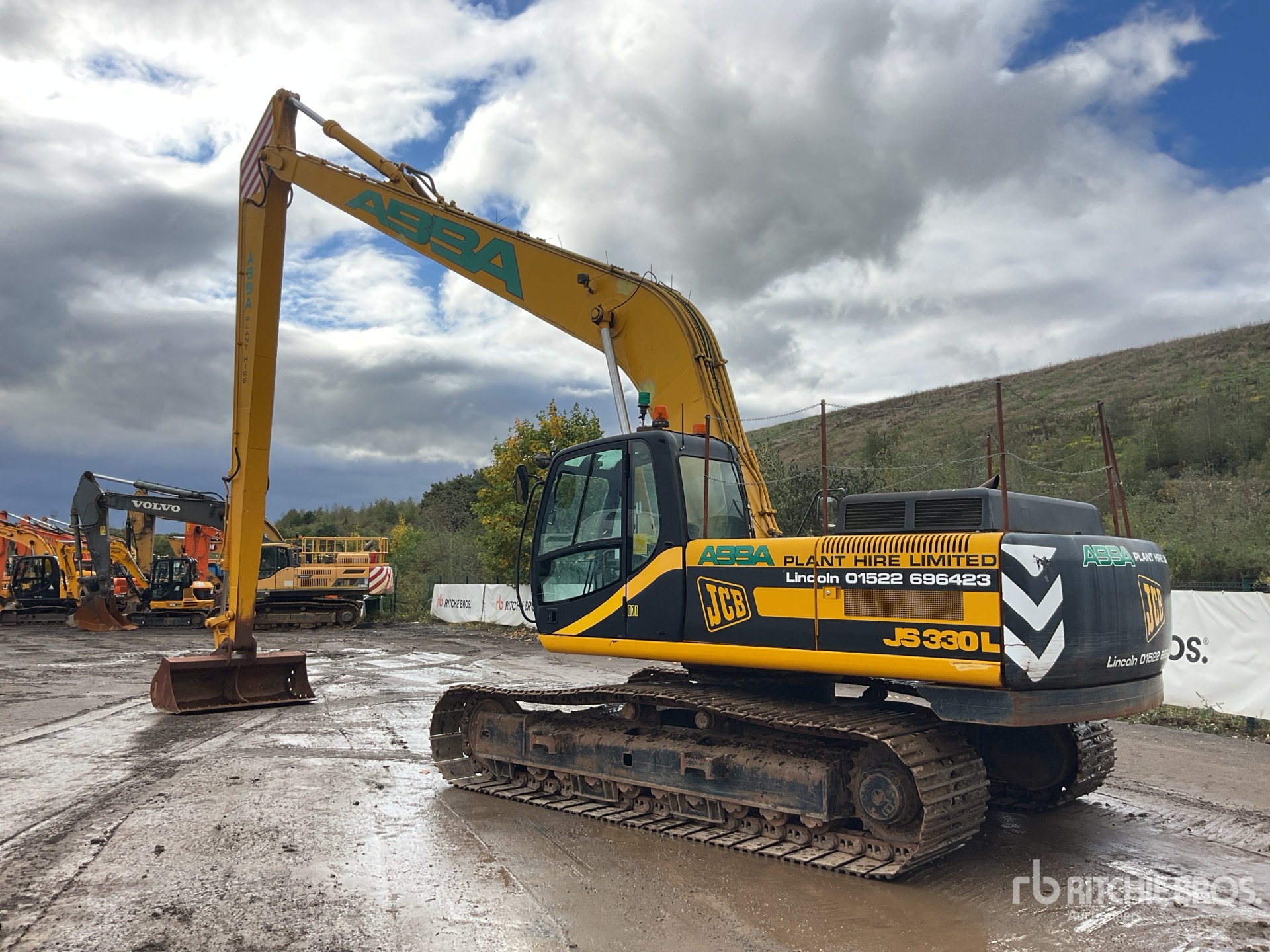 2000 JCB JS330